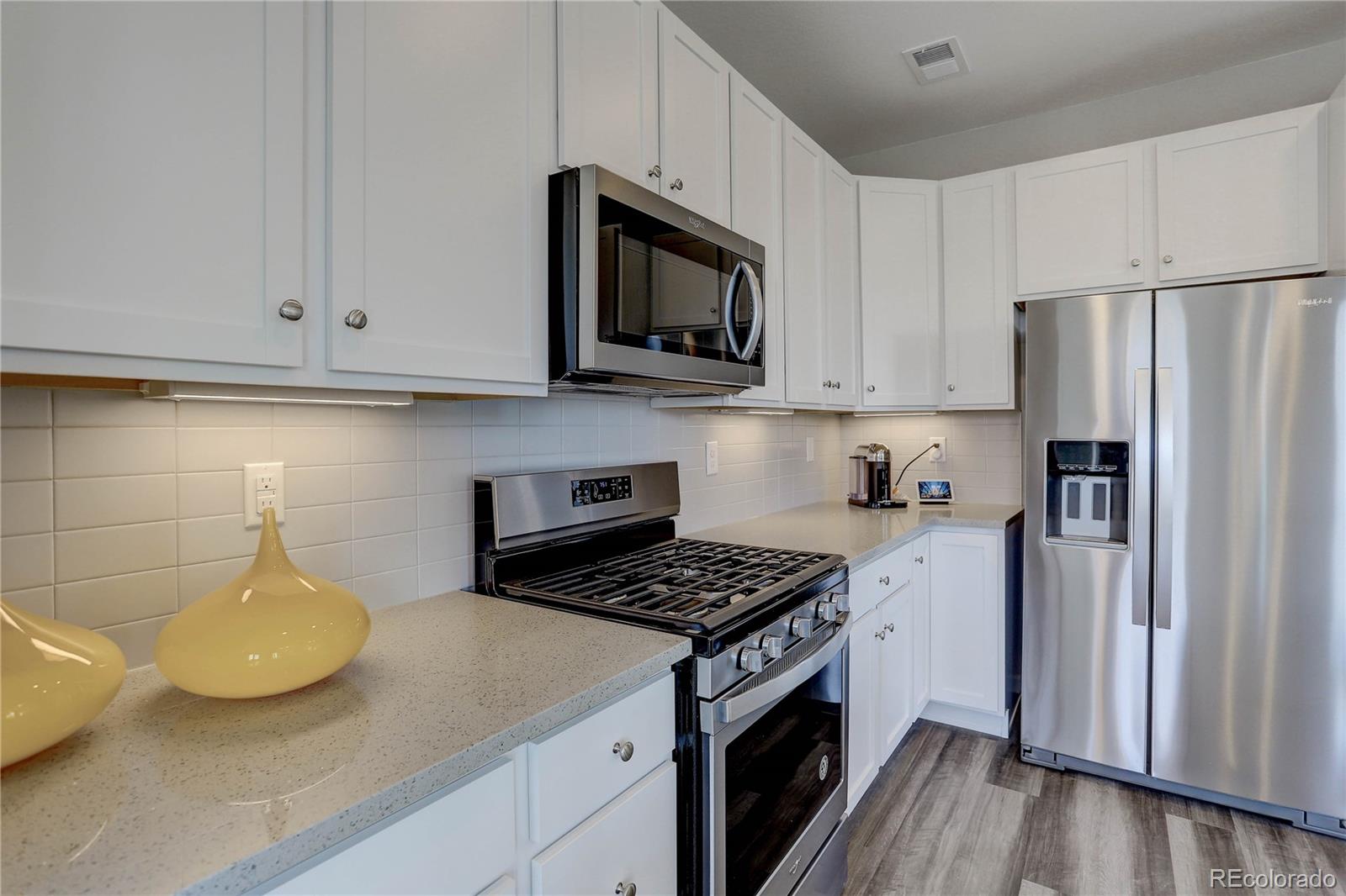 Aurora, Colorado, 80015, United States, 3 Bedrooms Bedrooms, ,3 BathroomsBathrooms,Residential,For Sale,1939063
