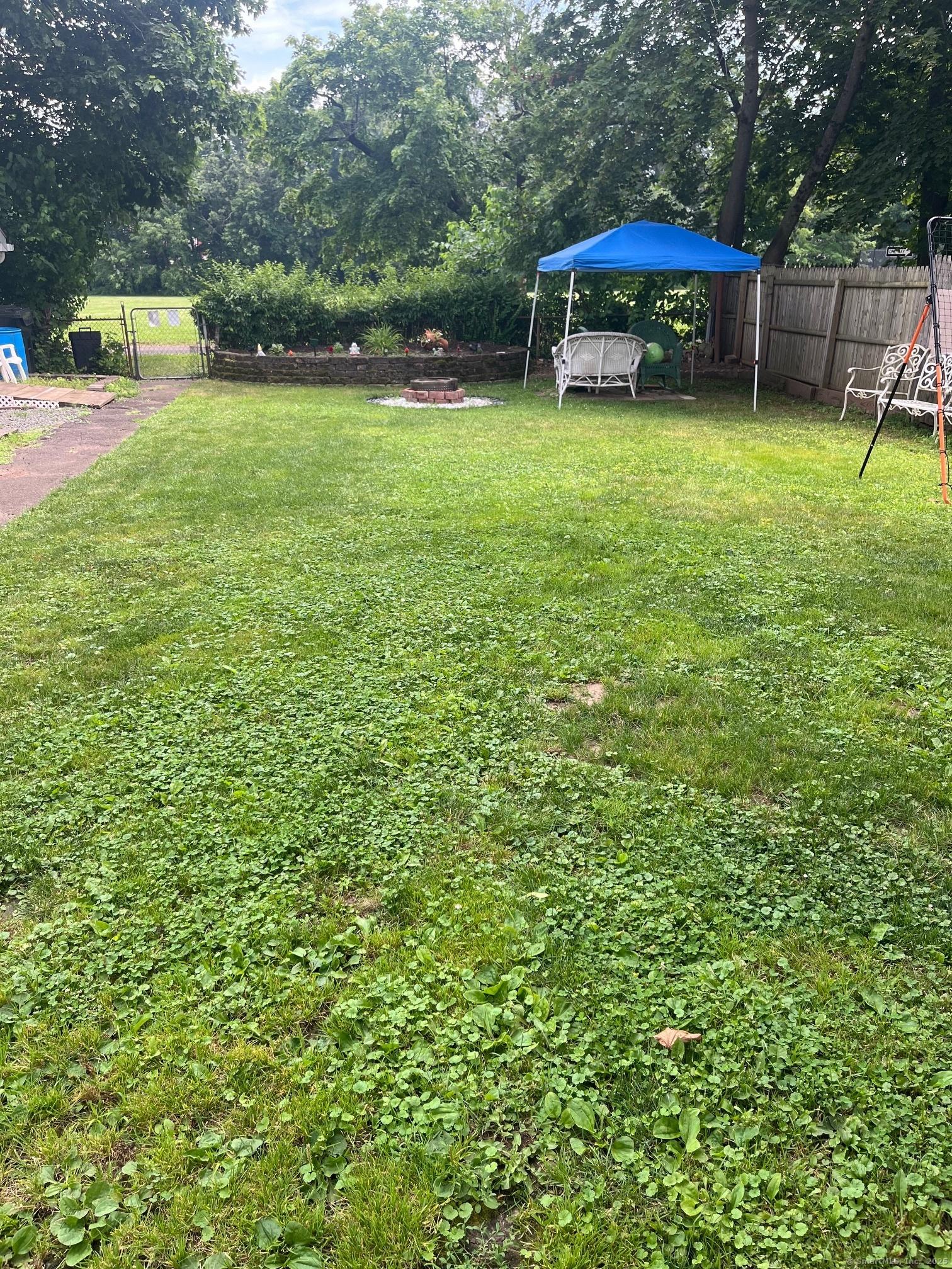 Meriden, Connecticut, 06450, United States, 6 Bedrooms Bedrooms, ,4 BathroomsBathrooms,Residential,For Sale,1984052