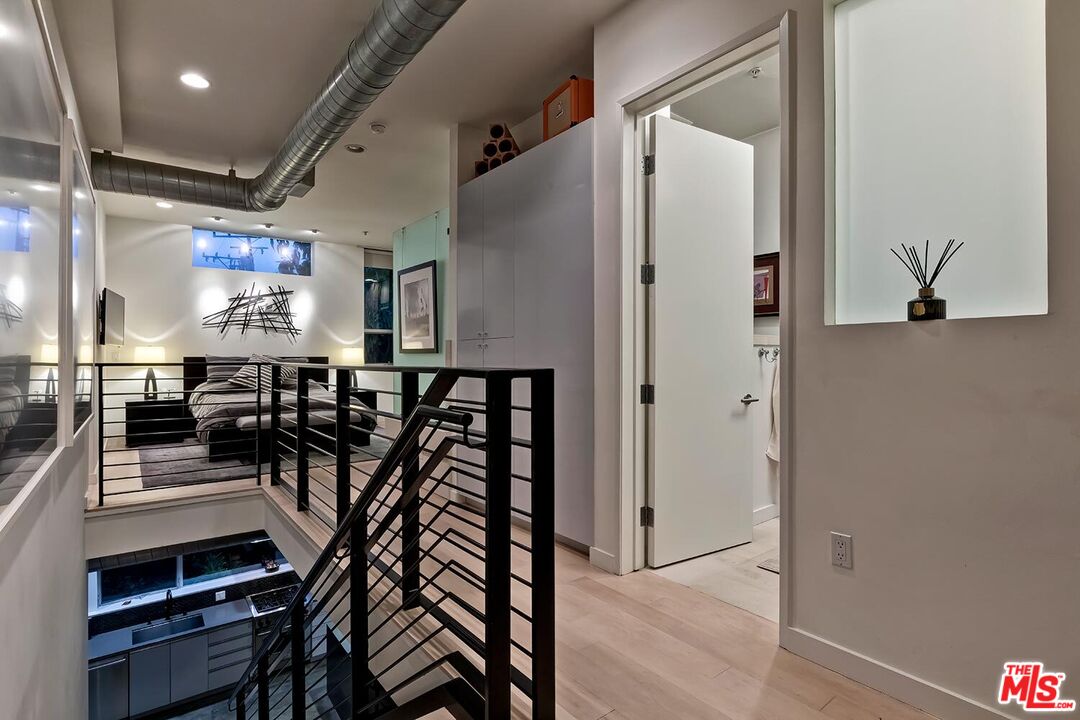 West Hollywood, California, 90069, United States, 2 Bedrooms Bedrooms, ,2 BathroomsBathrooms,Residential,For Sale,1760061