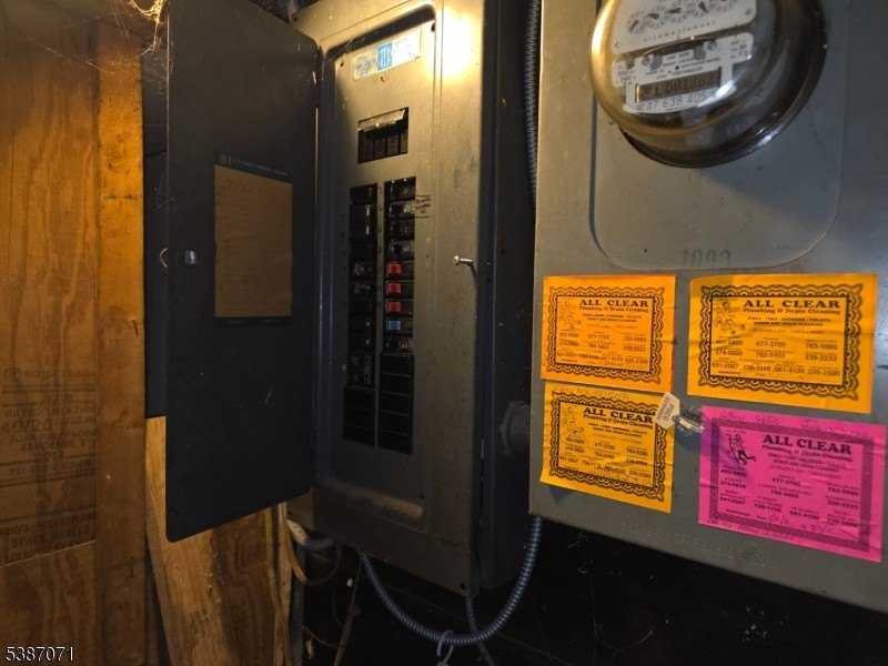 Newark City, New Jersey, 07104-1530, United States, 8 Bedrooms Bedrooms, ,5 BathroomsBathrooms,Residential,For Sale,1977371