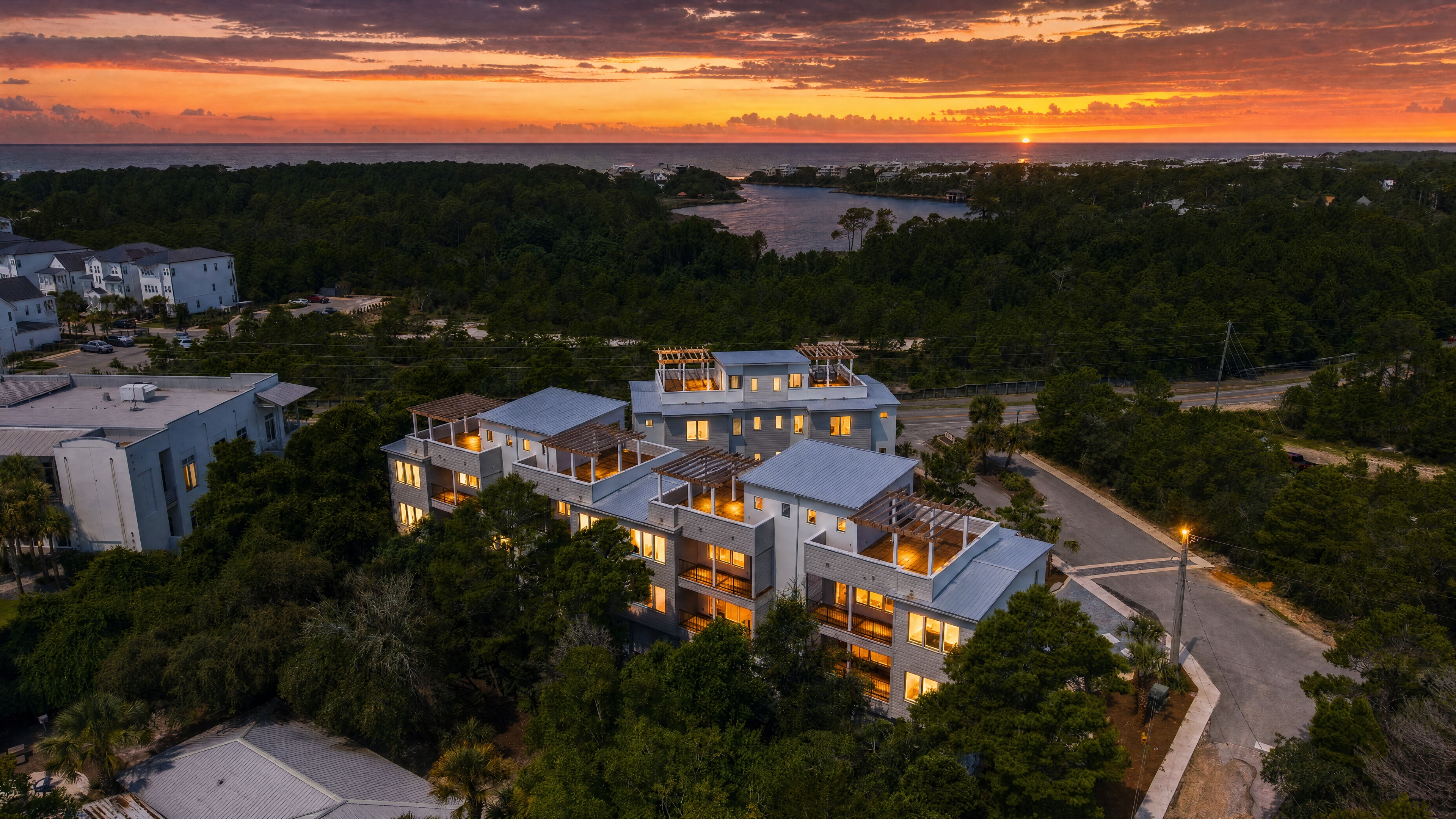  Luxury 30A Townhome with Rooftop Retreat Near Draper Lake and Beach Access - 物件實景
