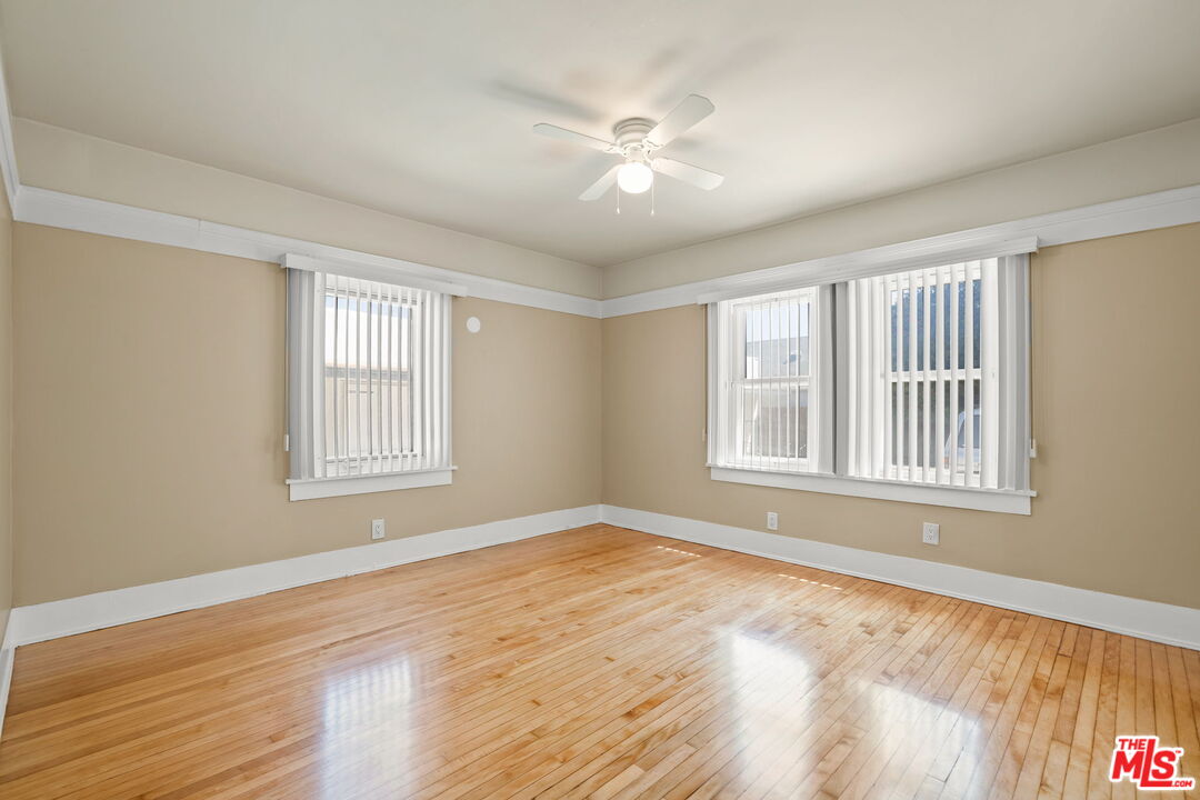 Inglewood, California, 90301, United States, 4 Bedrooms Bedrooms, ,Residential,For Sale,1993499