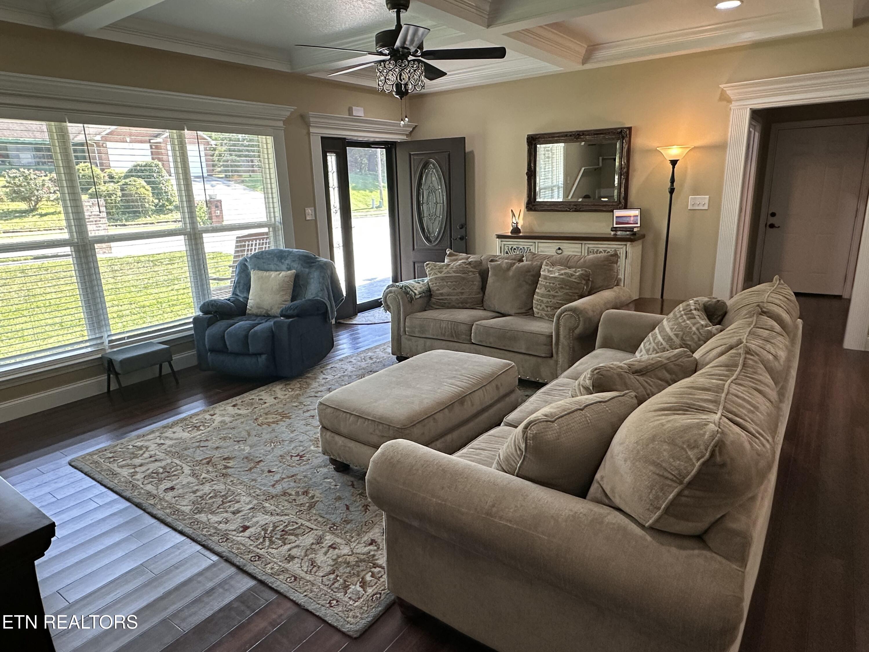 Maryville, Tennessee, 37804, United States, 5 Bedrooms Bedrooms, ,3 BathroomsBathrooms,Residential,For Sale,1927835