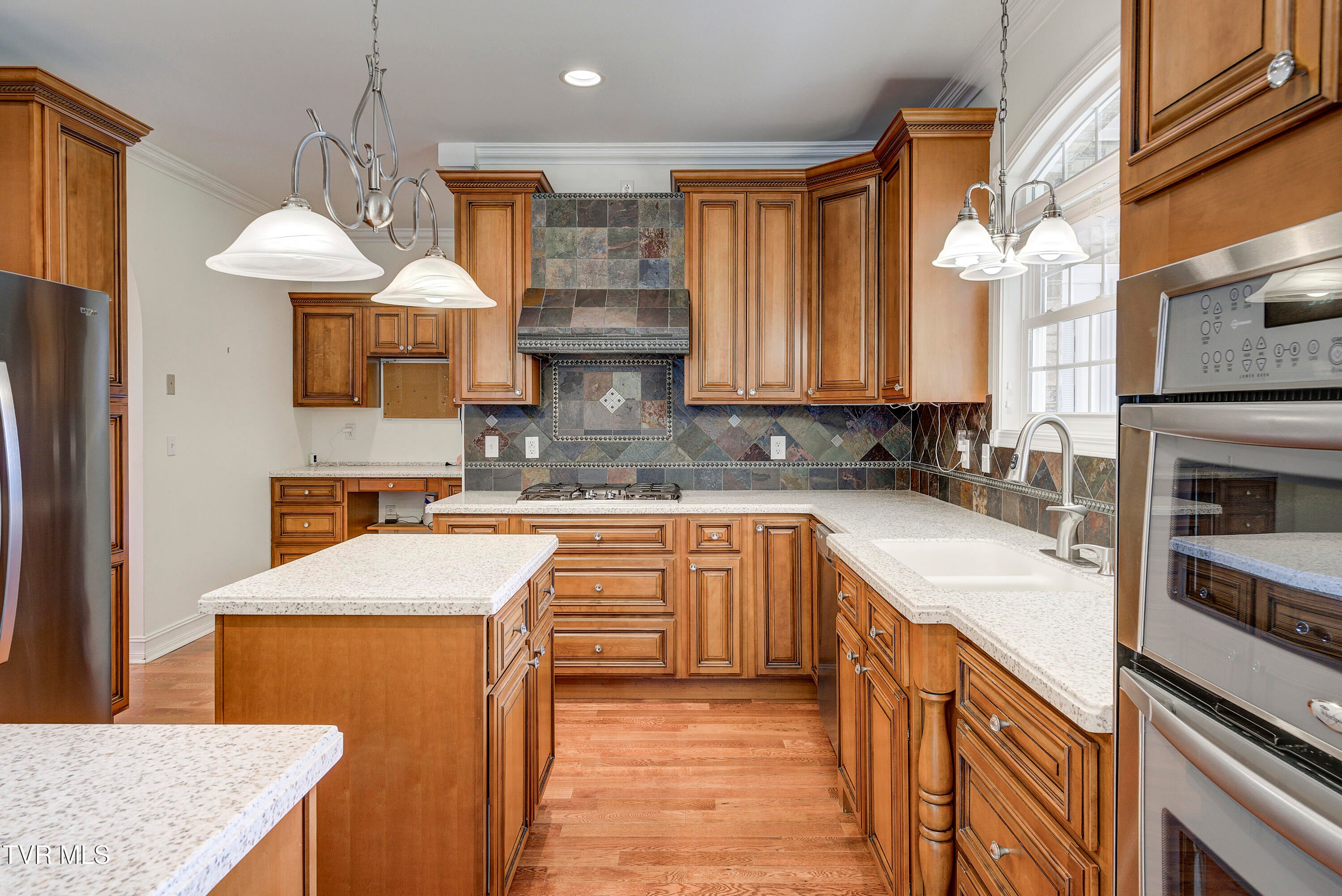 Bristol, Tennessee, 37620, United States, 4 Bedrooms Bedrooms, ,4 BathroomsBathrooms,Residential,For Sale,2001712