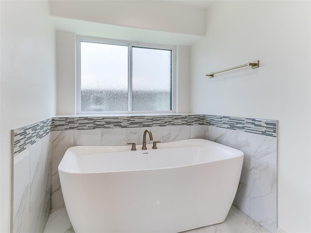 Blanchard, Oklahoma, 73010, United States, 4 Bedrooms Bedrooms, ,4 BathroomsBathrooms,Residential,For Sale,1927798