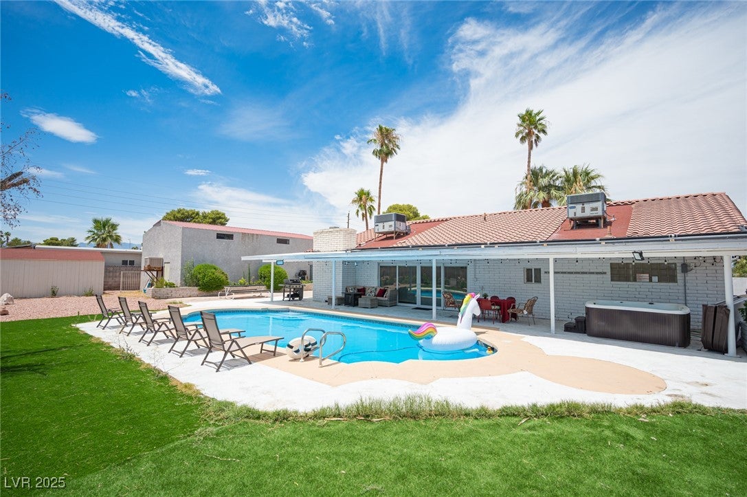 Las Vegas, Nevada, 89146, United States, 5 Bedrooms Bedrooms, ,1 BathroomBathrooms,Residential,For Sale,1881777
