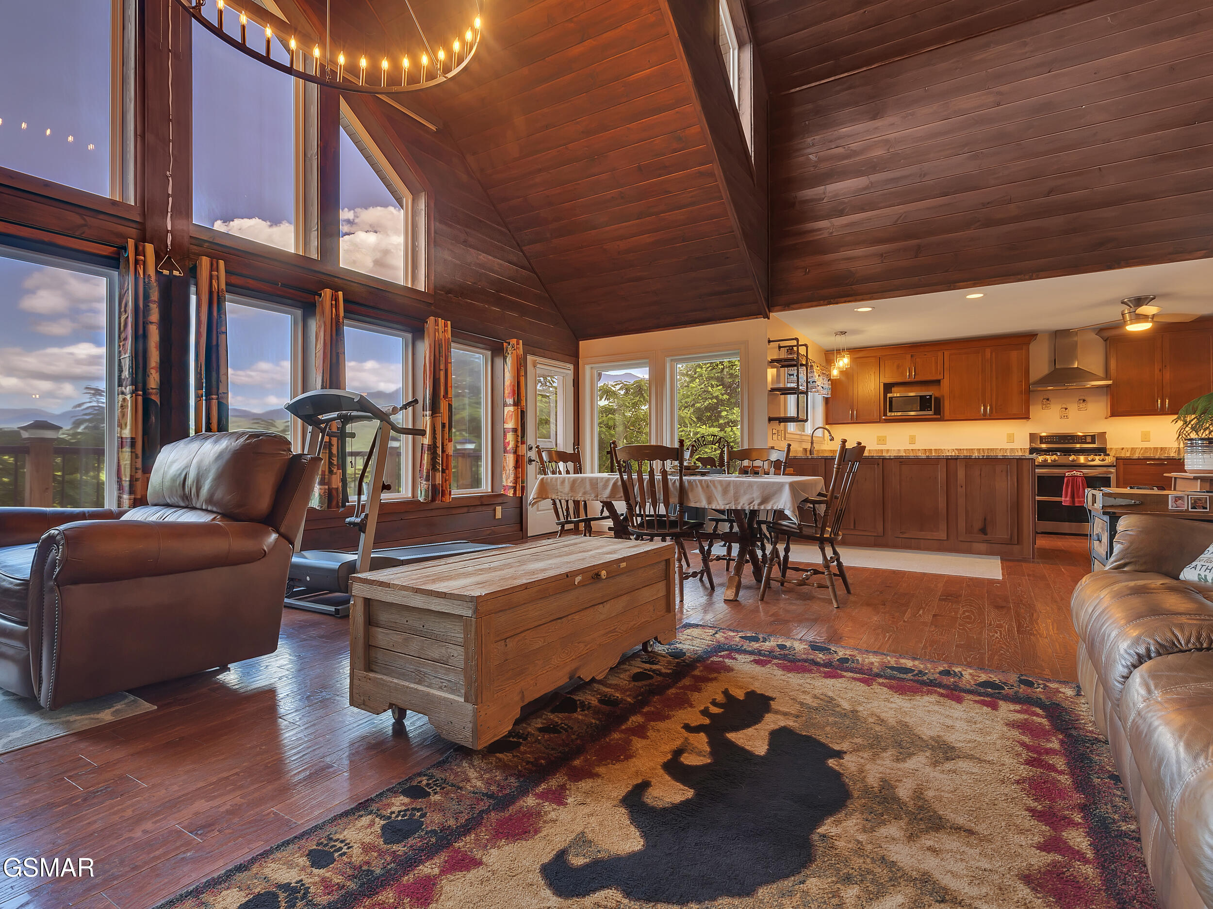 Gatlinburg, Tennessee, 37738, United States, 3 Bedrooms Bedrooms, ,4 BathroomsBathrooms,Residential,For Sale,1979839