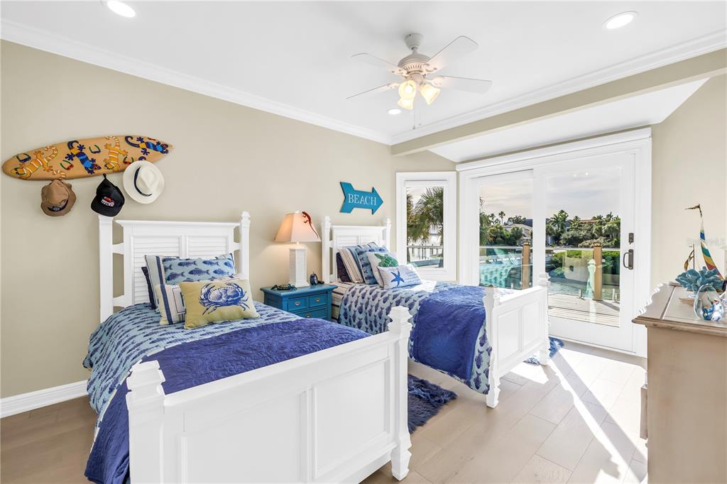 St Petersburg, Florida, 33715, United States, 4 Bedrooms Bedrooms, ,5 BathroomsBathrooms,Residential,For Sale,1999732