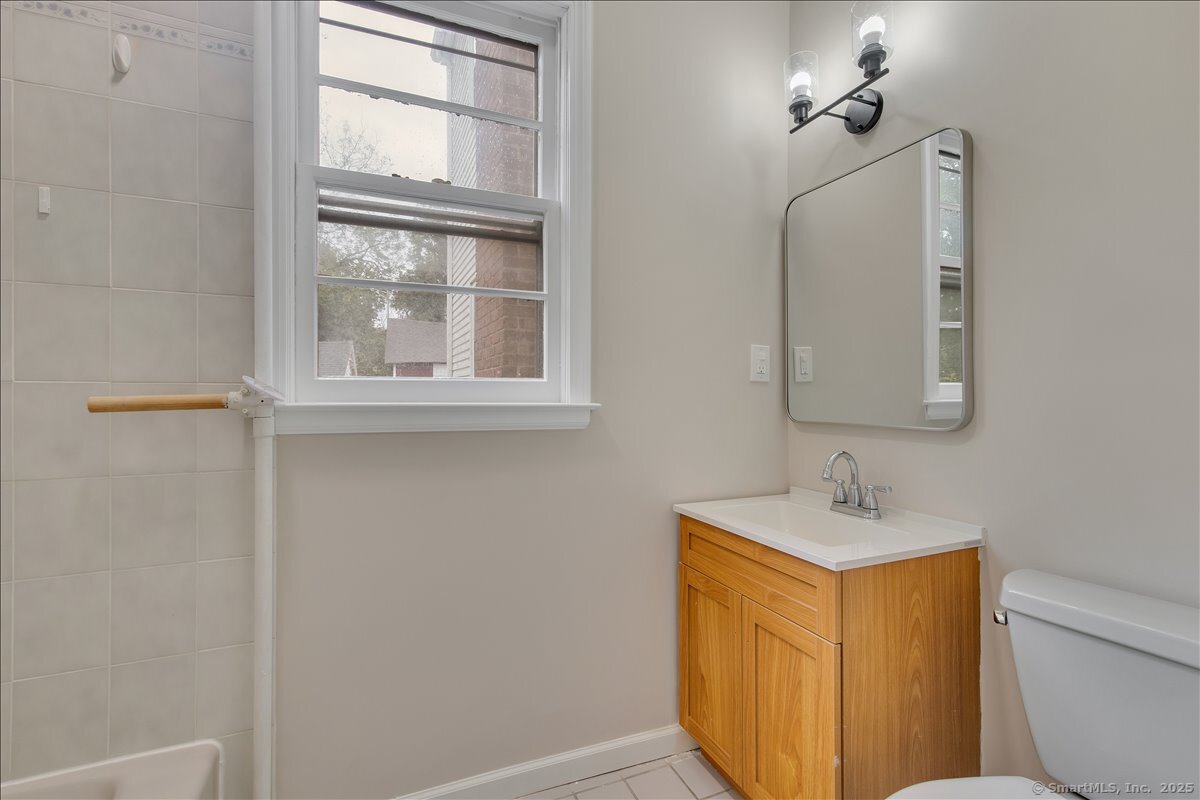 Wethersfield, Connecticut, 06109, United States, 6 Bedrooms Bedrooms, ,3 BathroomsBathrooms,Residential,For Sale,2007833