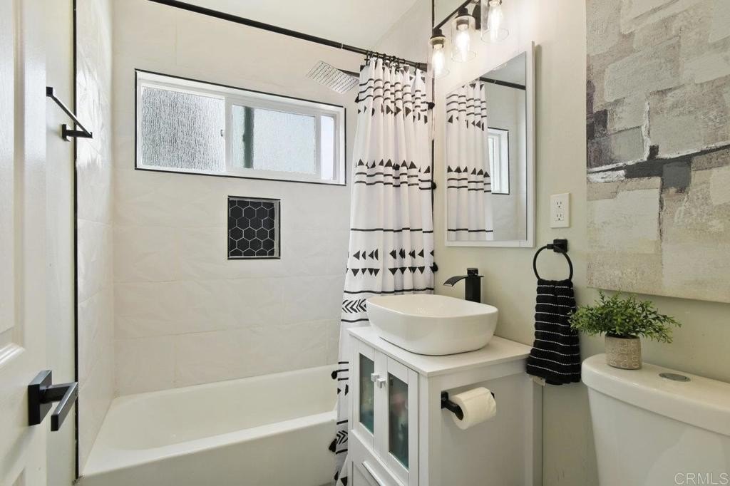 San Diego, California, 92139, United States, 3 Bedrooms Bedrooms, ,2 BathroomsBathrooms,Residential,For Sale,1856072