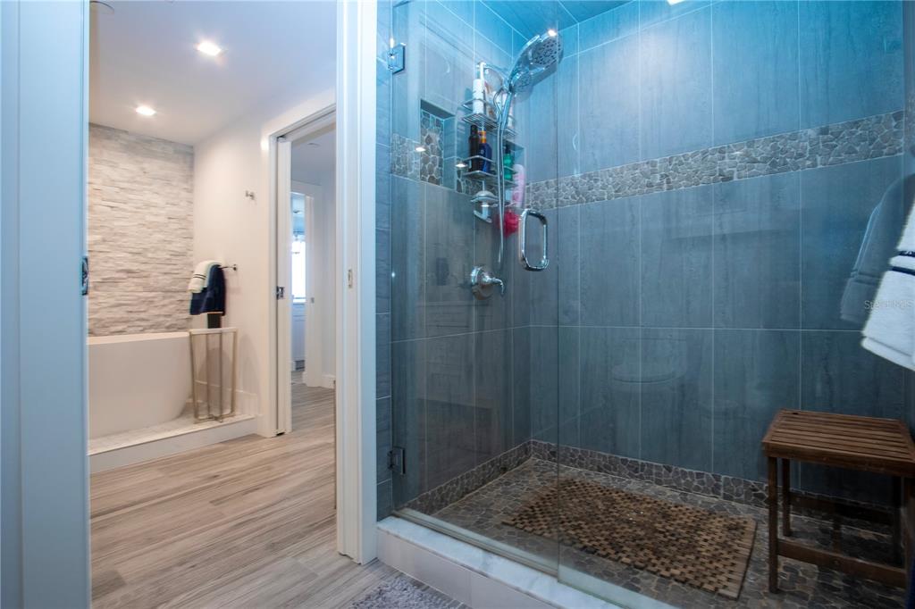 Longboat Key, Florida, 34228, United States, 2 Bedrooms Bedrooms, ,2 BathroomsBathrooms,Residential,For Sale,1993516