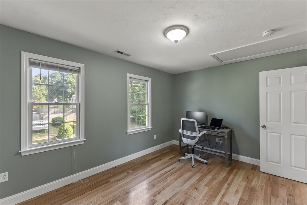 Duxbury, Massachusetts, 02332, United States, 3 Bedrooms Bedrooms, ,3 BathroomsBathrooms,Residential,For Sale,1940919