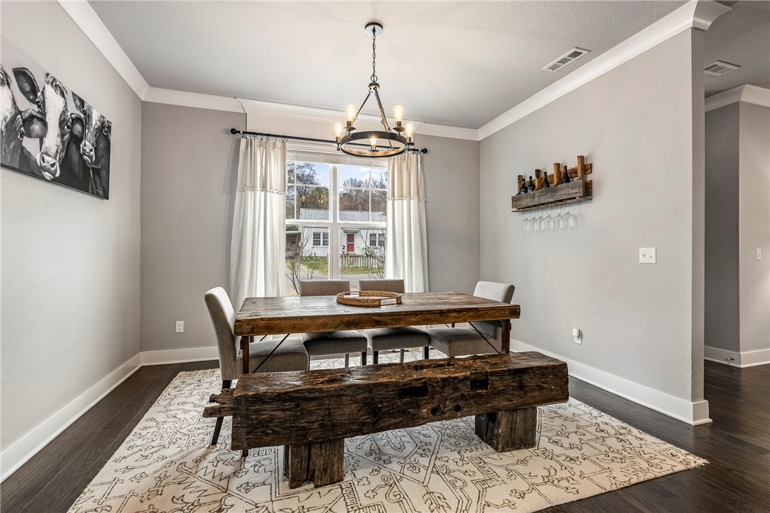 Fayetteville, Arkansas, 72701, United States, 4 Bedrooms Bedrooms, ,4 BathroomsBathrooms,Residential,For Sale,1895479
