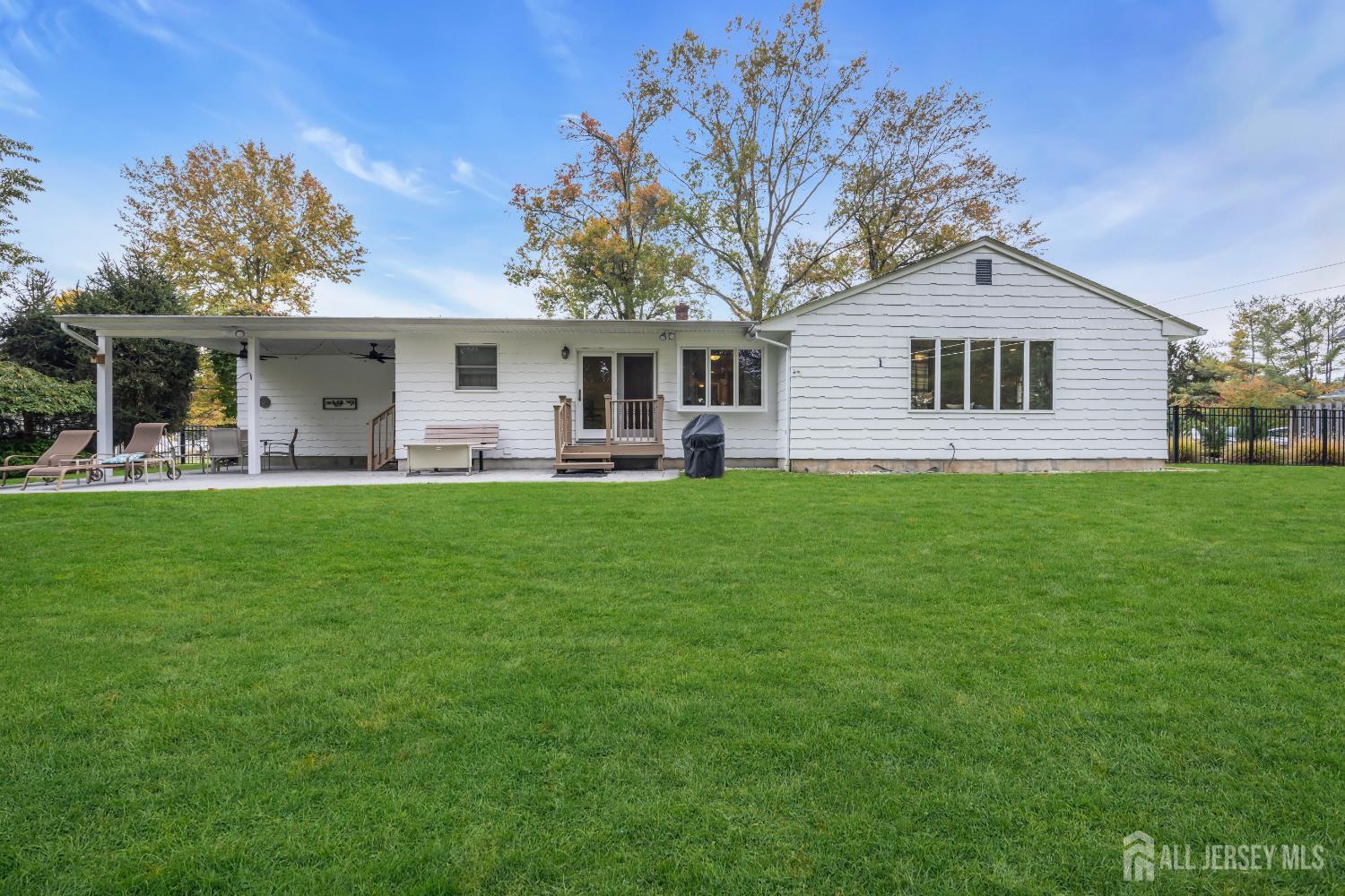 Edison, New Jersey, 08820, United States, 3 Bedrooms Bedrooms, ,2 BathroomsBathrooms,Residential,For Sale,1989177