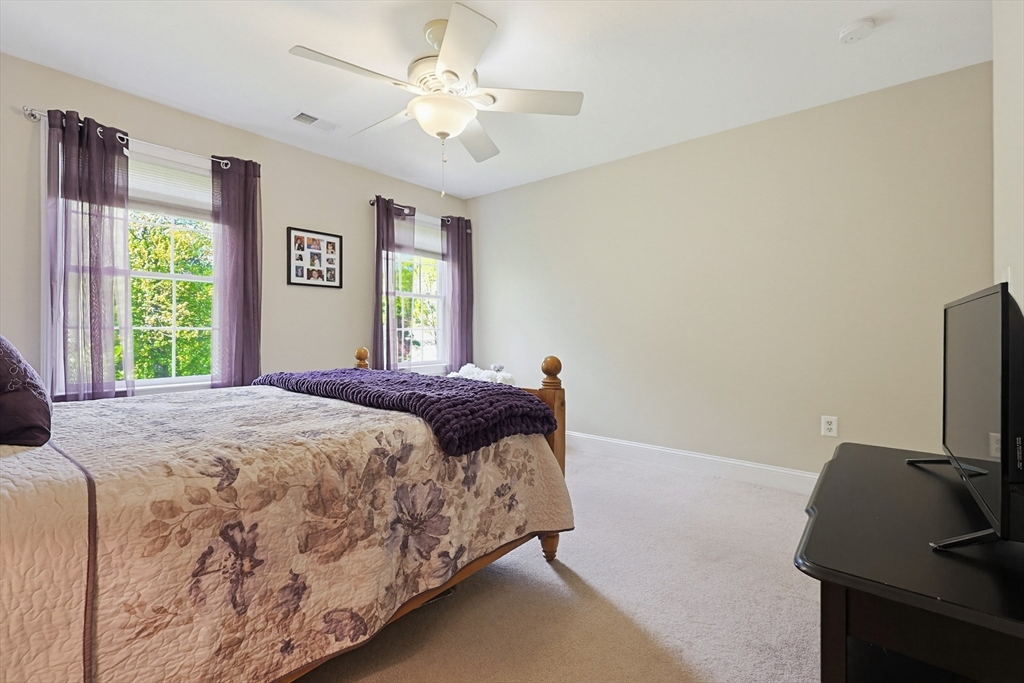 Northbridge, Massachusetts, 01534, United States, 4 Bedrooms Bedrooms, ,2 BathroomsBathrooms,Residential,For Sale,1977320