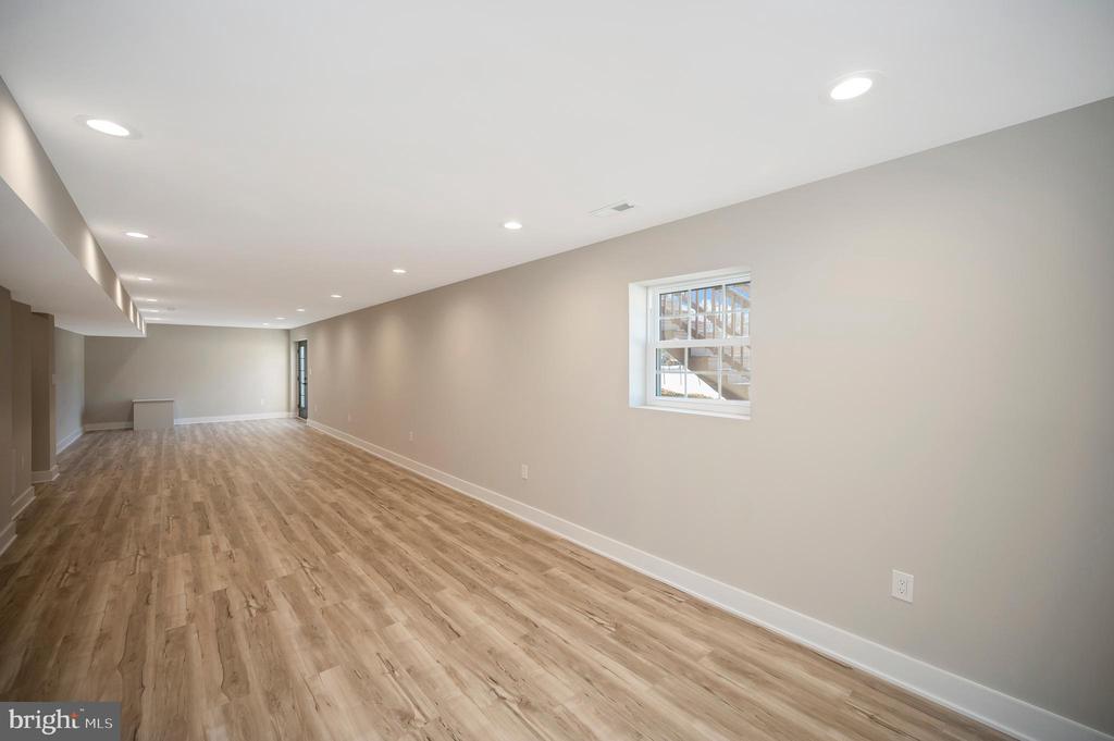 Stafford, Virginia, 22556, United States, 5 Bedrooms Bedrooms, ,4 BathroomsBathrooms,Residential,For Sale,2005720