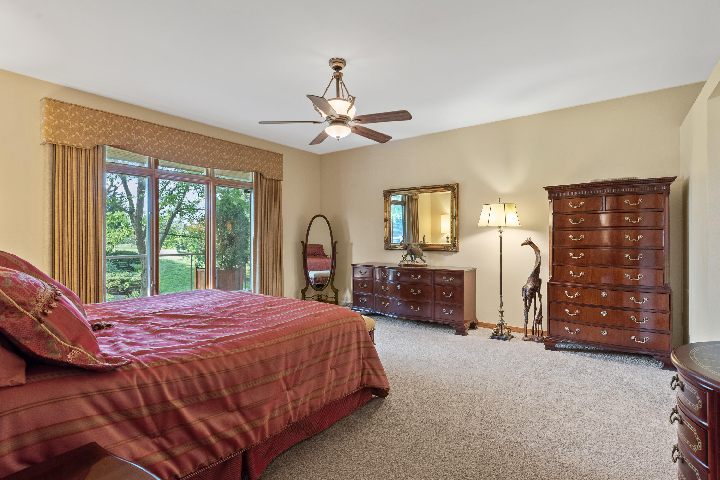 Hartland, Wisconsin, 53029, United States, 4 Bedrooms Bedrooms, ,5 BathroomsBathrooms,Residential,For Sale,1907697