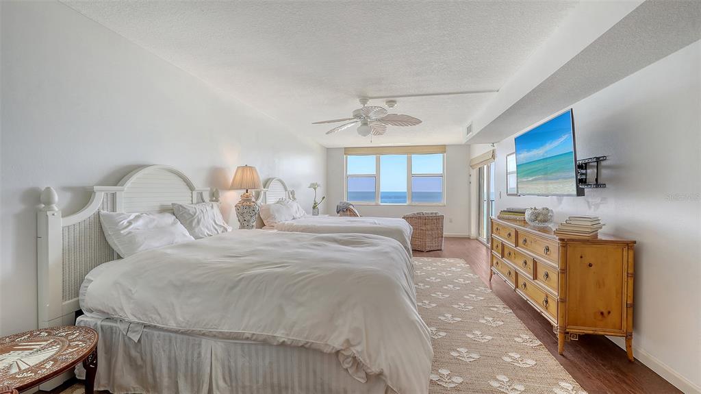 Longboat Key, Florida, 34228, United States, 3 Bedrooms Bedrooms, ,2 BathroomsBathrooms,Residential,For Sale,1793639