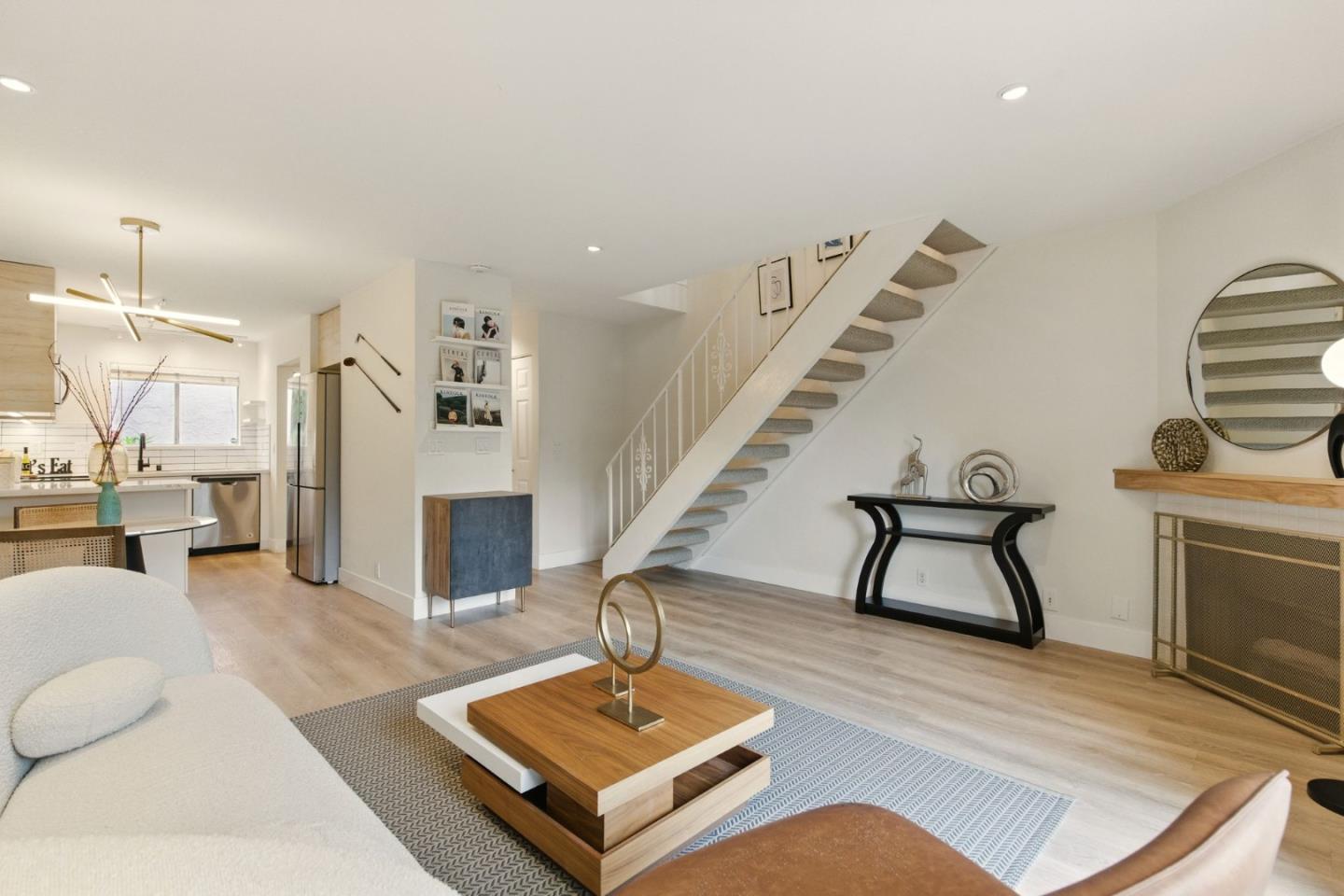 Redwood City, California, 94061, United States, 2 Bedrooms Bedrooms, ,2 BathroomsBathrooms,Residential,For Sale,1939349