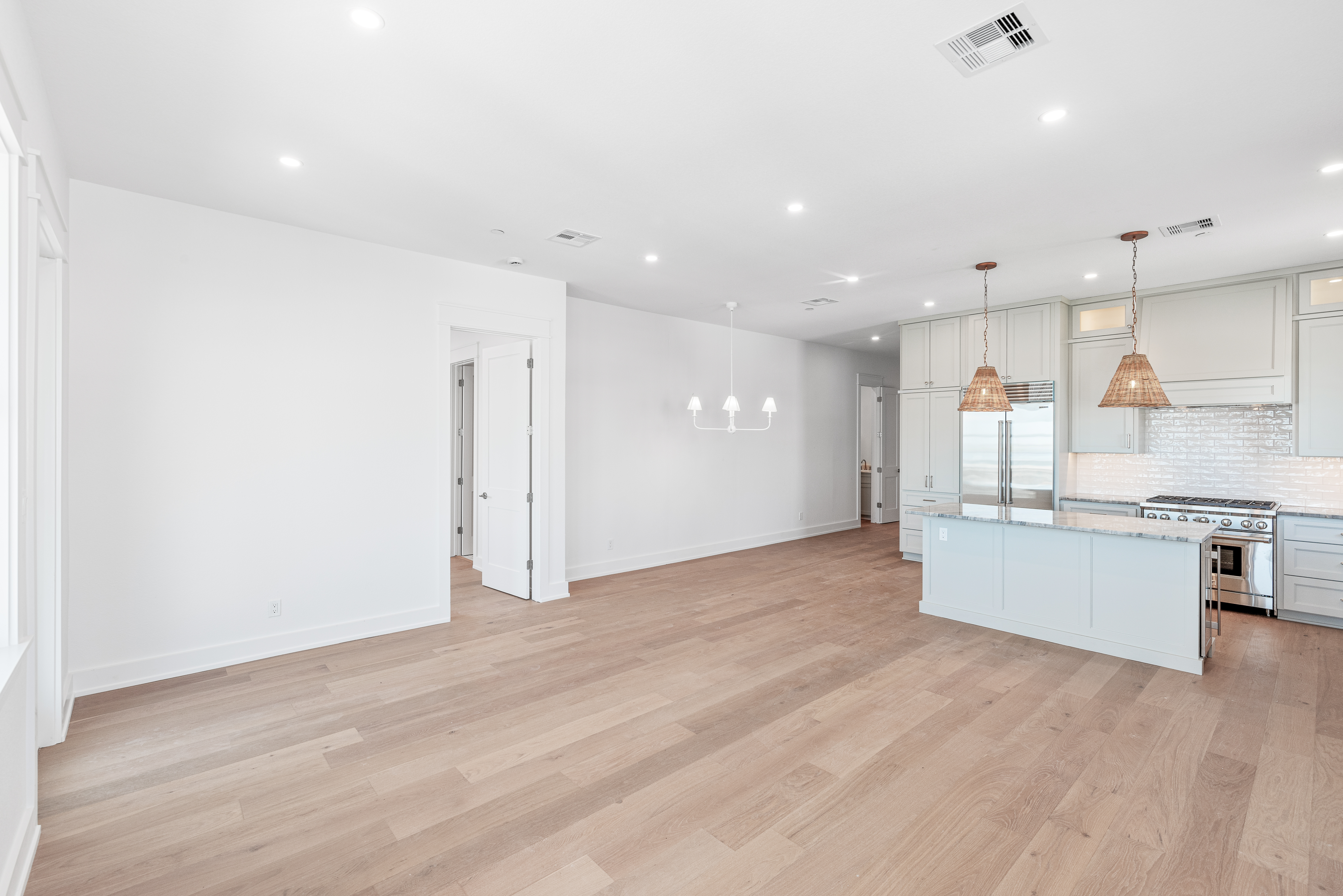  Coastal Luxury with Unmatched Water Views - 物件實景