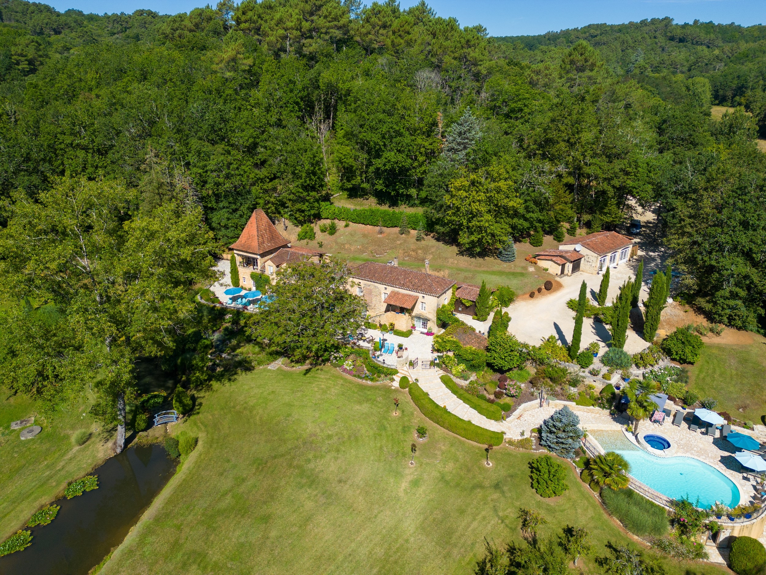  For Sale - A green oasis with a Gallo-Roman hut in the Dordogne - 物件實景