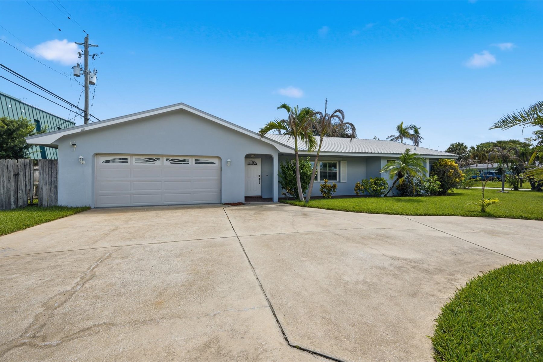  207 S Palm Avenue, Indialantic, FL, 32903 - 物件實景