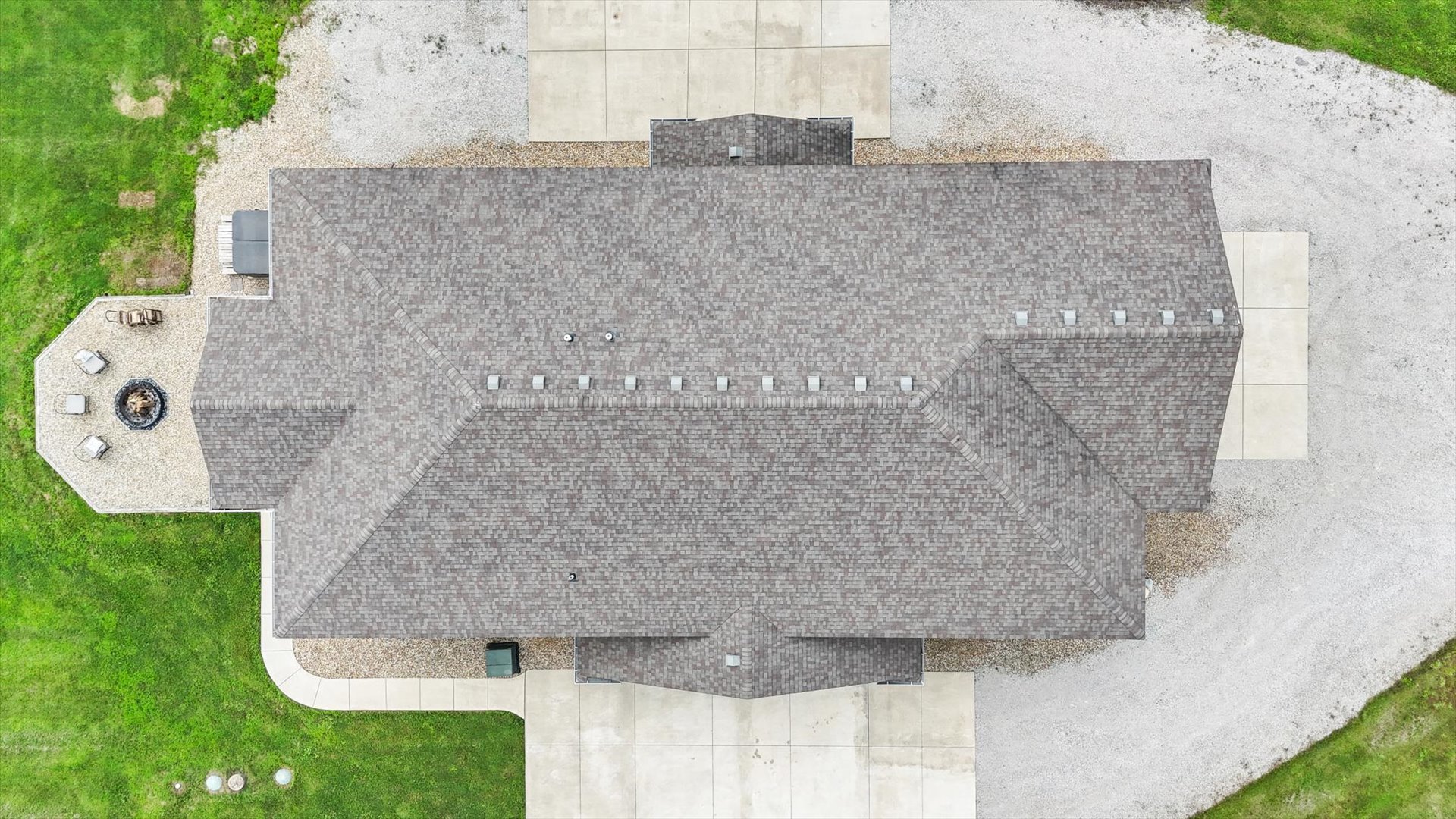 Sidney, Illinois, 61877, United States, 3 Bedrooms Bedrooms, ,2 BathroomsBathrooms,Residential,For Sale,1913394