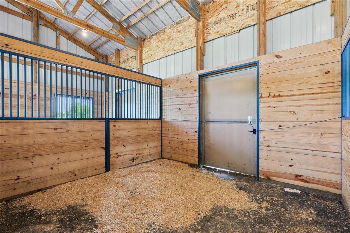 Hubbard, Wisconsin, 53035, United States, 4 Bedrooms Bedrooms, ,4 BathroomsBathrooms,Residential,For Sale,1885428