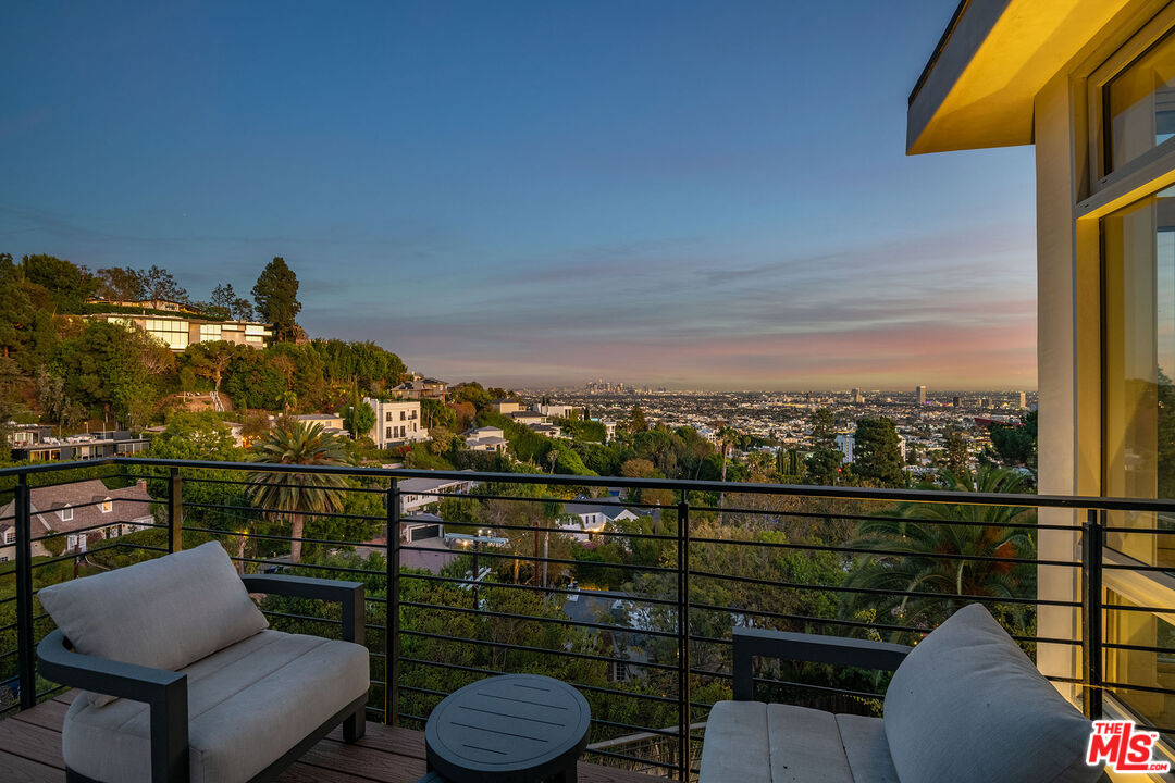 Los Angeles, California, 90069, United States, 4 Bedrooms Bedrooms, ,5 BathroomsBathrooms,Residential,For Sale,1759770