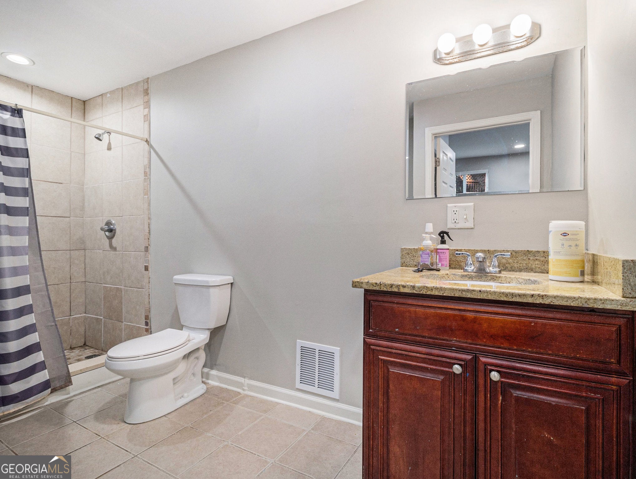 Suwanee, Georgia, 30024, United States, 7 Bedrooms Bedrooms, ,4 BathroomsBathrooms,Residential,For Sale,1858986