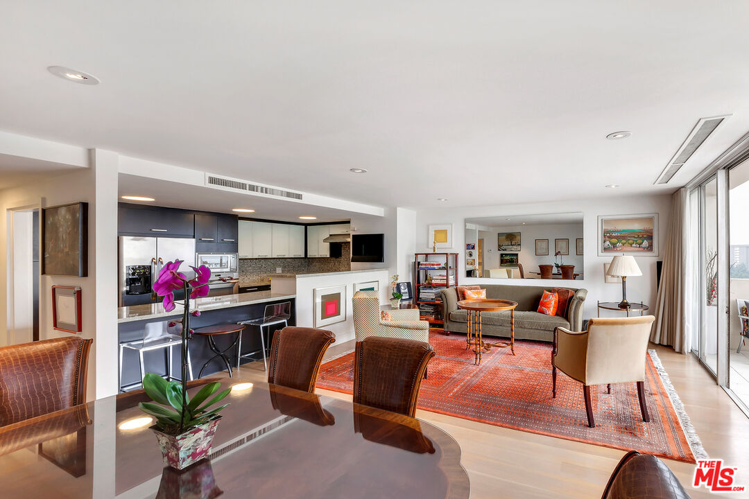 Los Angeles, California, 90067, United States, 1 Bedroom Bedrooms, ,1 BathroomBathrooms,Residential,For Sale,2001995