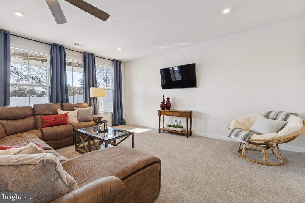 Alexandria, Virginia, 22306, United States, 3 Bedrooms Bedrooms, ,4 BathroomsBathrooms,Residential,For Sale,2019701