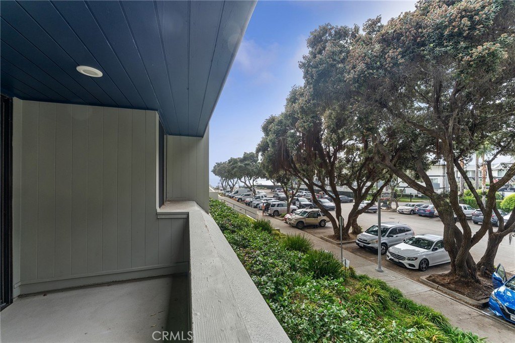 Ventura, California, 93001, United States, 2 Bedrooms Bedrooms, ,1 BathroomBathrooms,Residential,For Sale,1990388