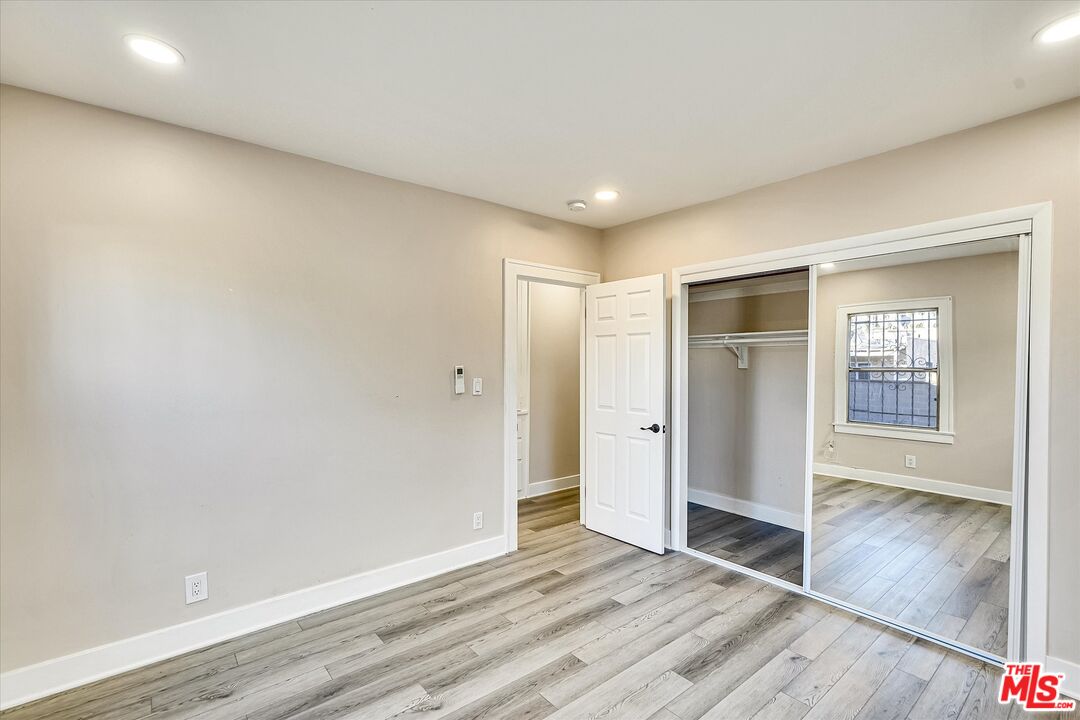 Los Angeles, California, 90043, United States, 2 Bedrooms Bedrooms, ,Residential,For Sale,1766185