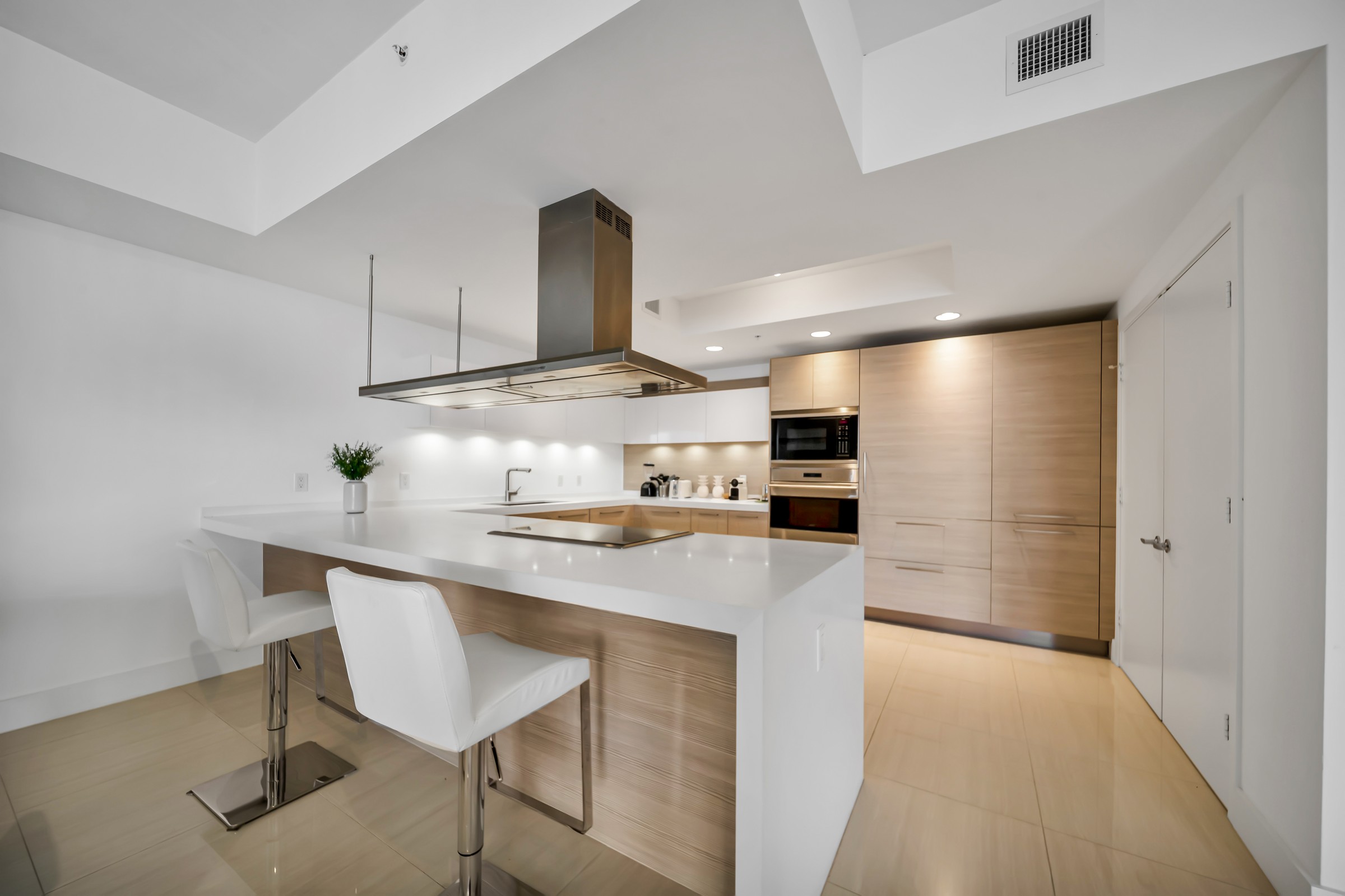  17301 Biscayne Blvd, North Miami Beach, FL, 33160 - 物件實景