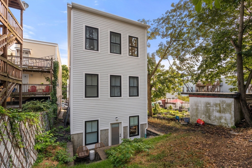Boston, Massachusetts, 02128, United States, 2 Bedrooms Bedrooms, ,2 BathroomsBathrooms,Residential,For Sale,1940693