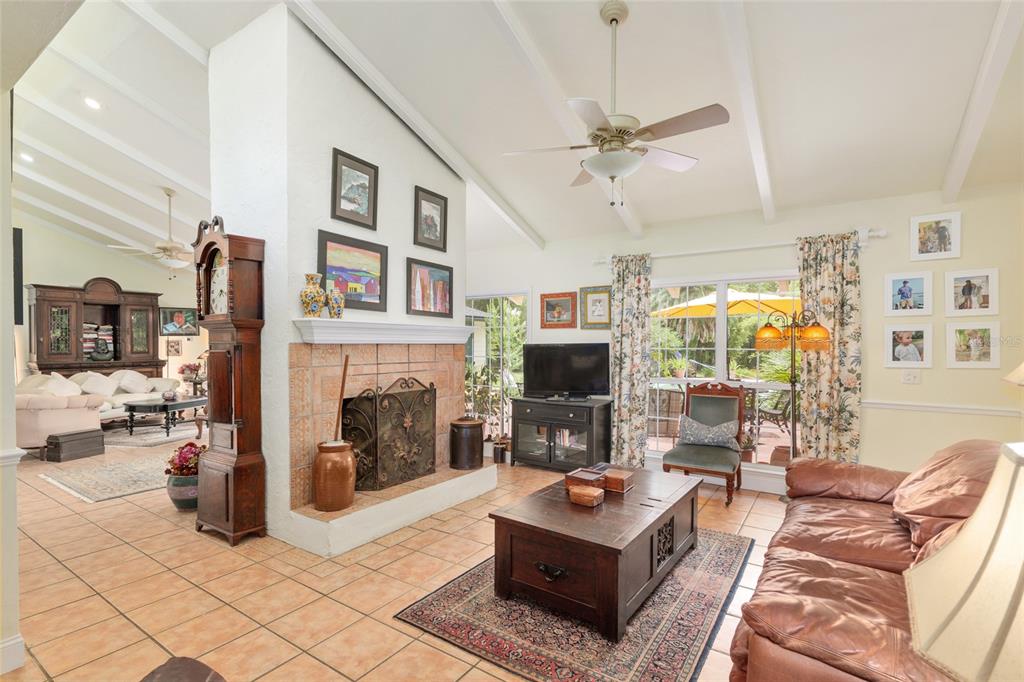 Newberry, Florida, 32669, United States, 3 Bedrooms Bedrooms, ,2 BathroomsBathrooms,Residential,For Sale,1847426