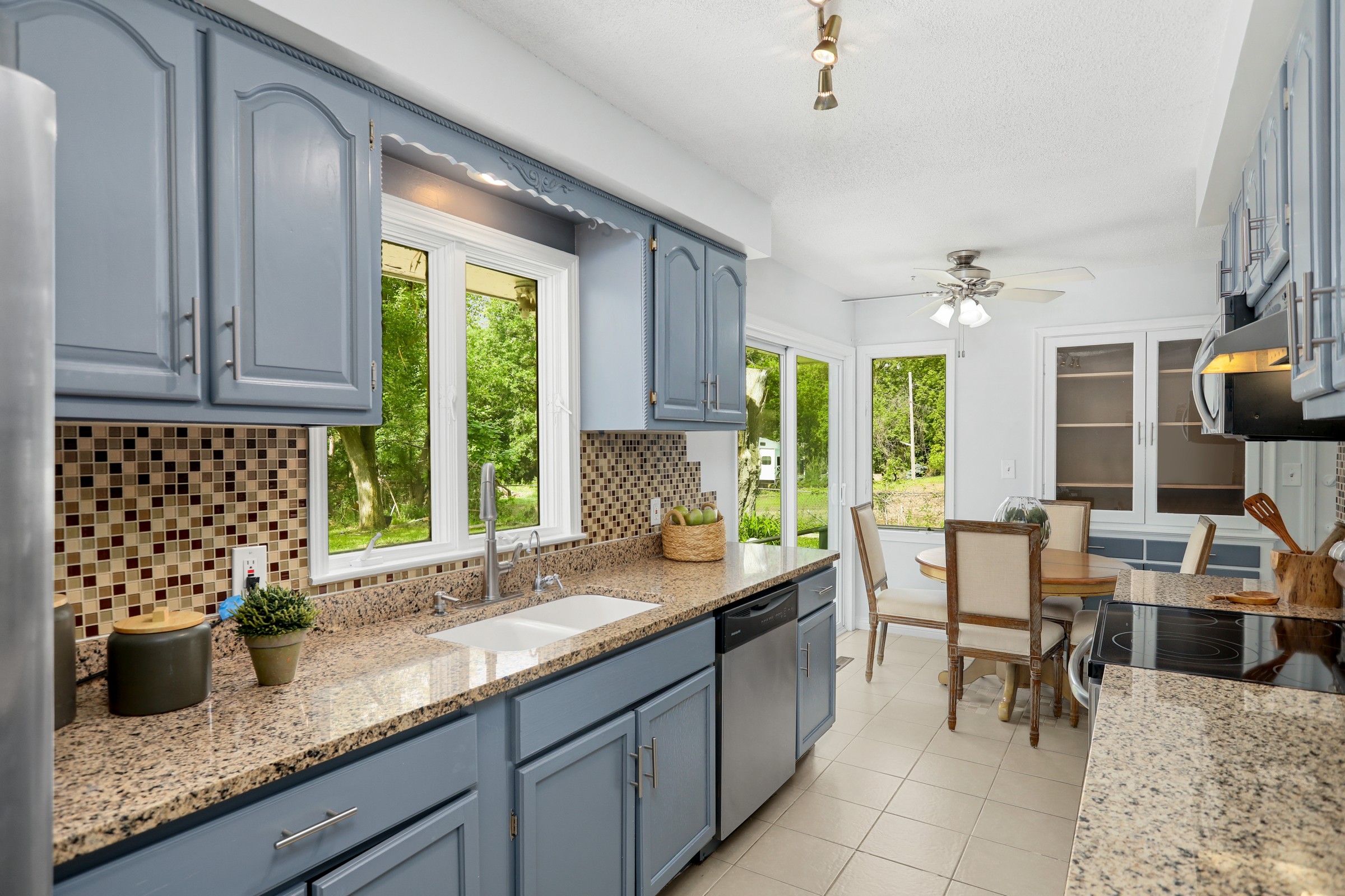  8609 West River Road, Brooklyn Park, MN 55444 - 物件實景