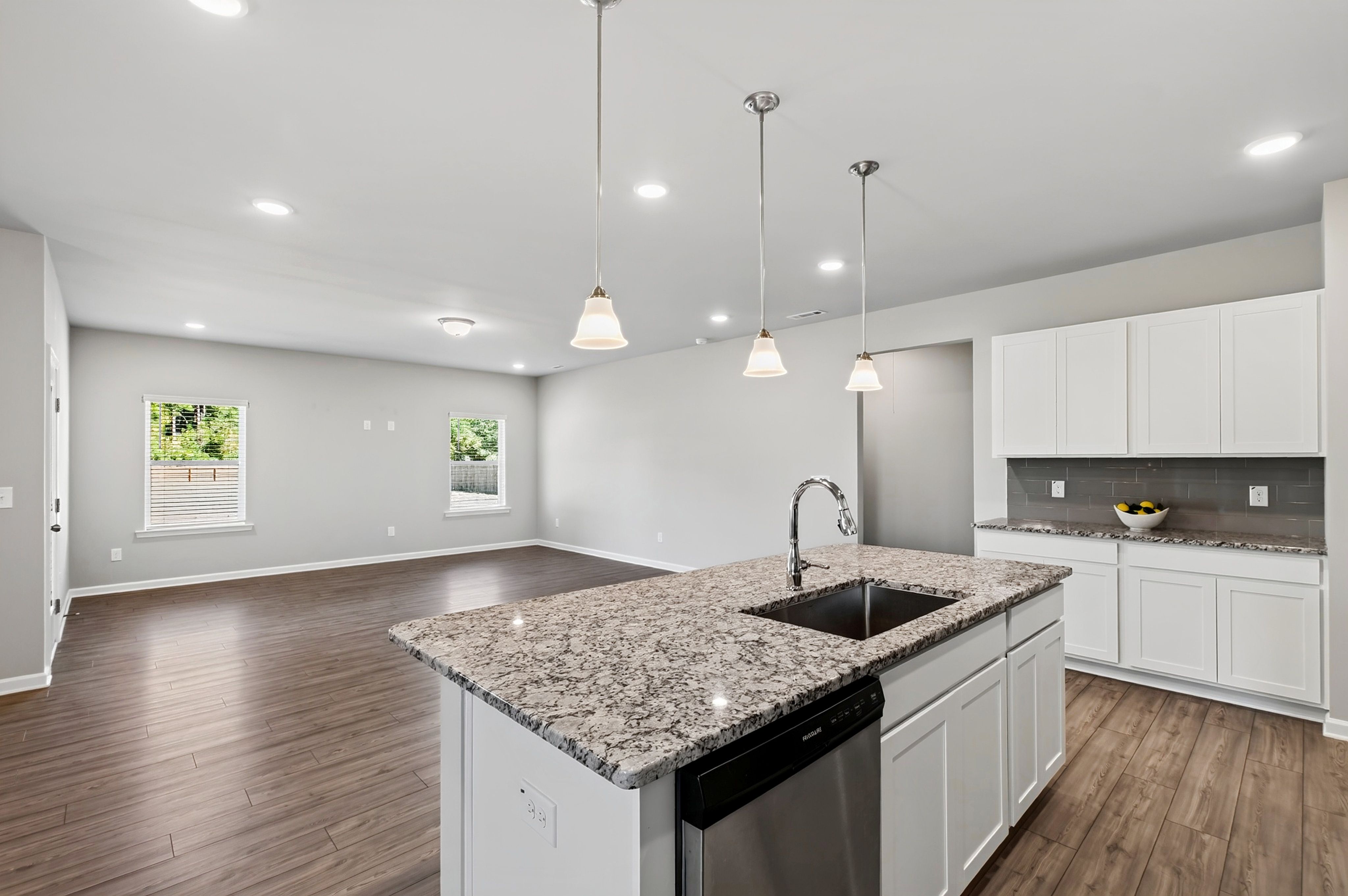  220 Citizens Court, Four Oaks, NC 27524 - 物件實景
