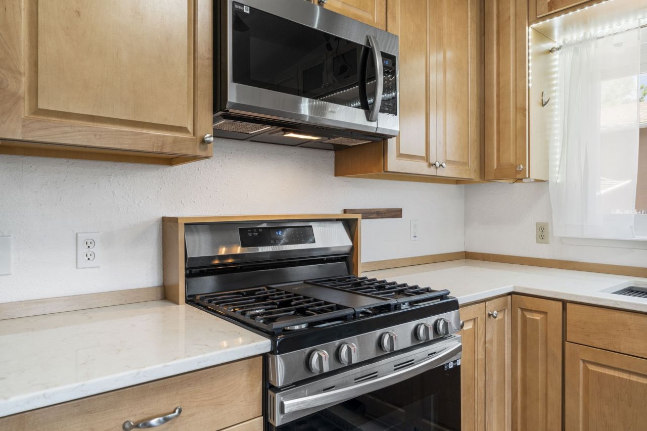 White Rock, New Mexico, 87547, United States, 4 Bedrooms Bedrooms, ,3 BathroomsBathrooms,Residential,For Sale,1906600