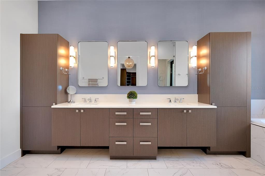 Sarasota, Florida, 34236, United States, 5 Bedrooms Bedrooms, ,6 BathroomsBathrooms,Residential,For Sale,1994803