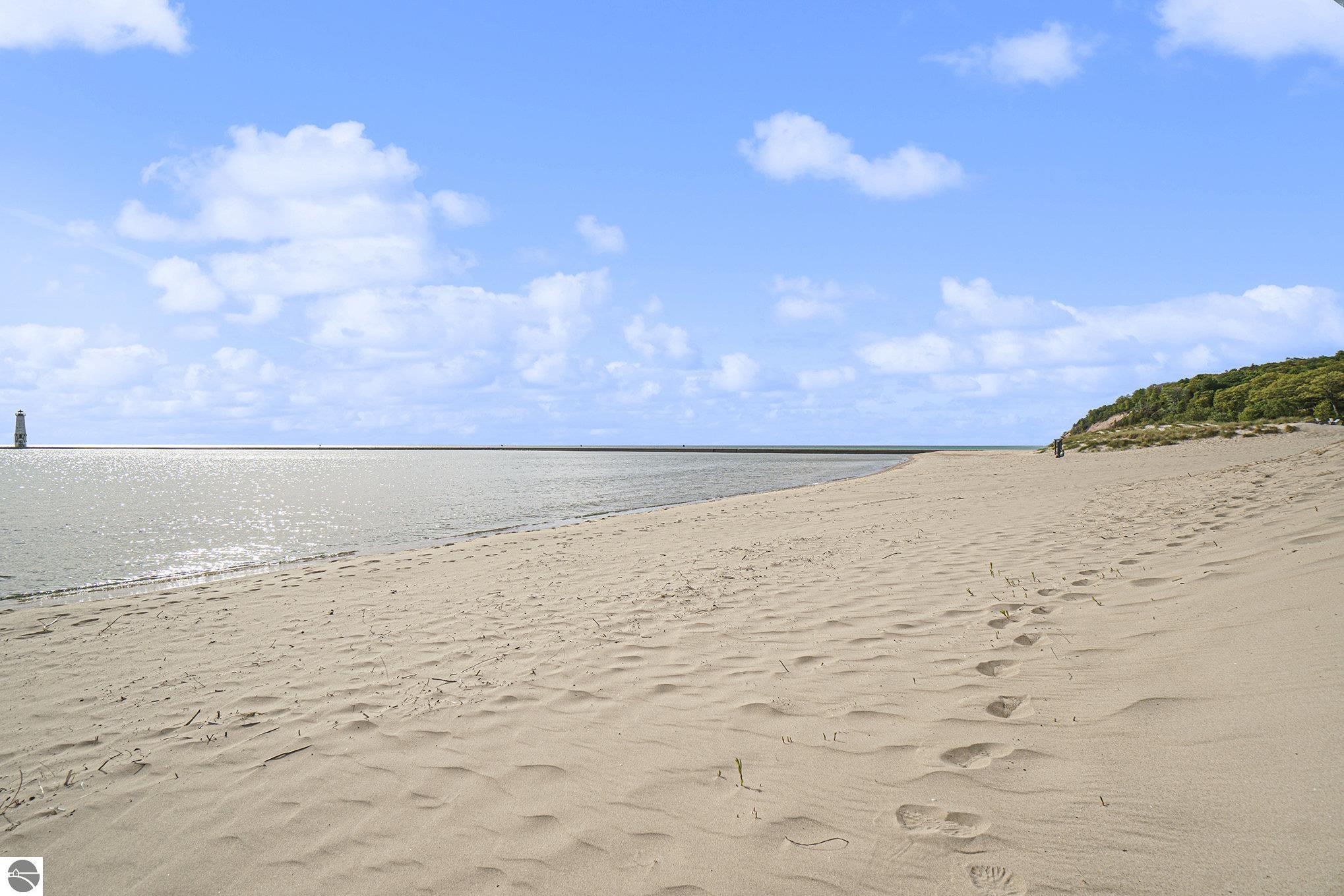 Frankfort, Michigan, 49635, United States, 2 Bedrooms Bedrooms, ,1 BathroomBathrooms,Residential,For Sale,1982590