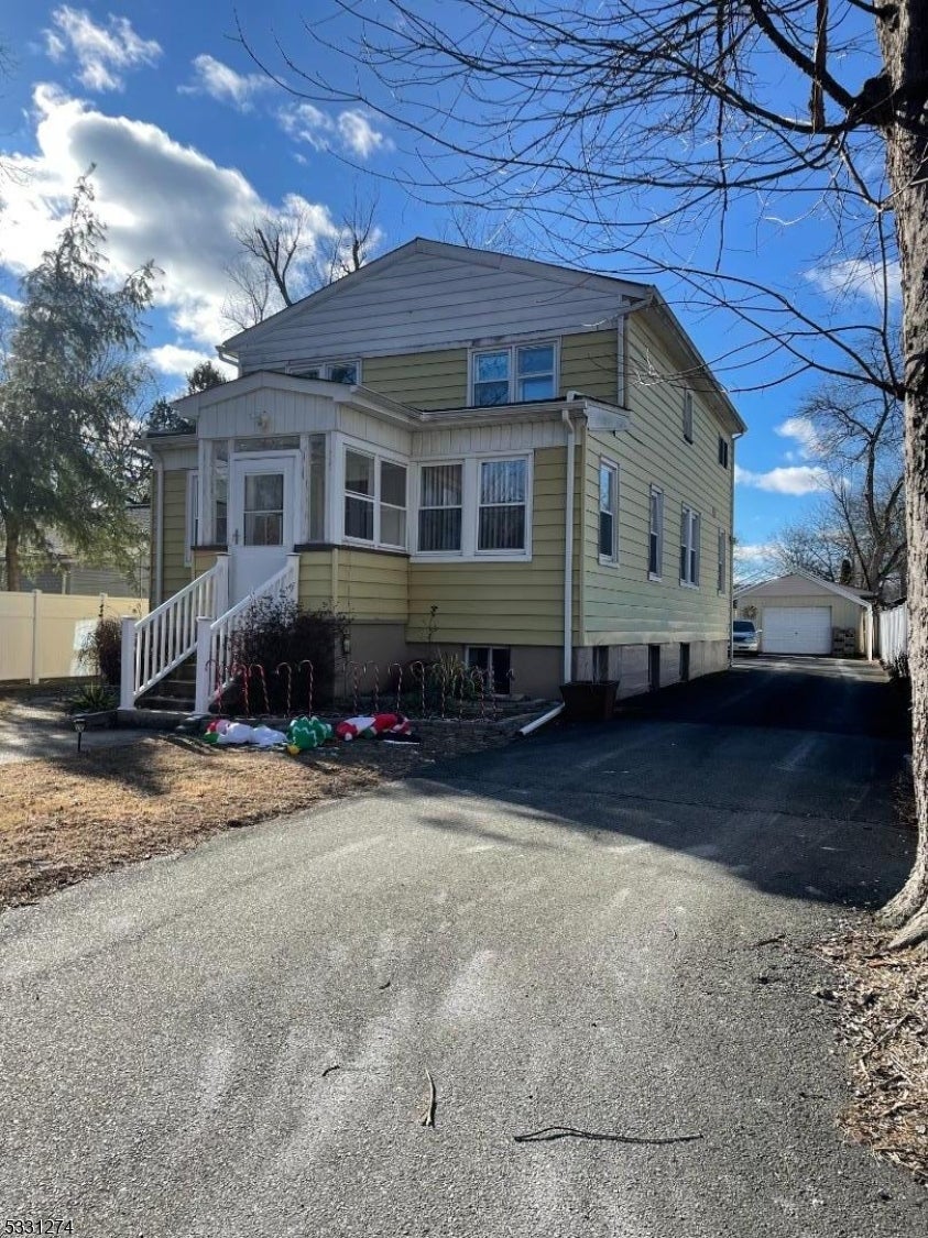 Lincoln Park Boro, New Jersey, 07035, United States, ,2 BathroomsBathrooms,Residential,For Sale,1944988