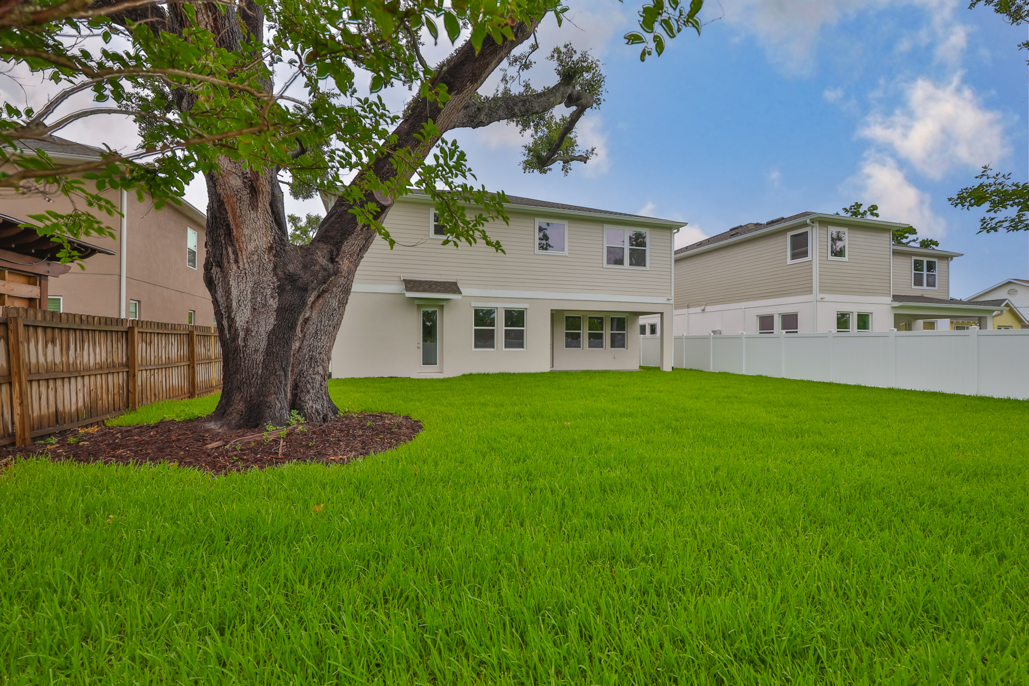 Tampa, Florida, 33609, United States, 4 Bedrooms Bedrooms, ,5 BathroomsBathrooms,Residential,For Sale,1792306