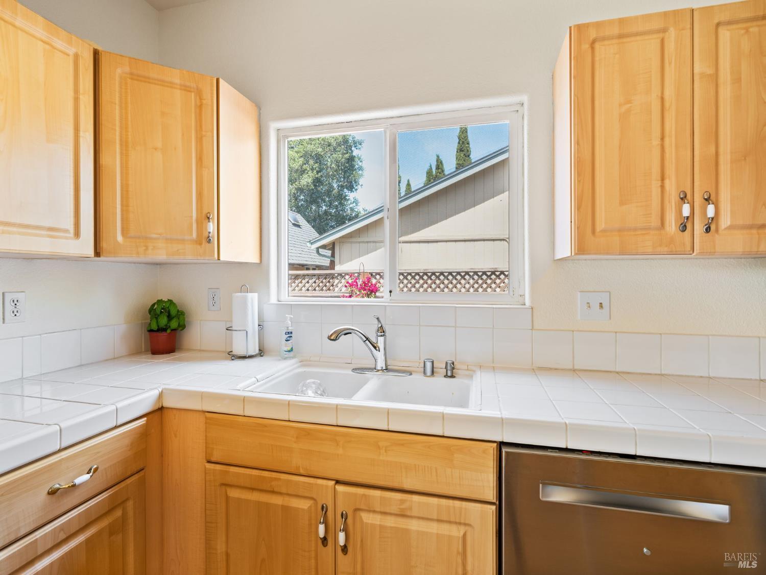 Napa, California, 94558, United States, 4 Bedrooms Bedrooms, ,3 BathroomsBathrooms,Residential,For Sale,1827773