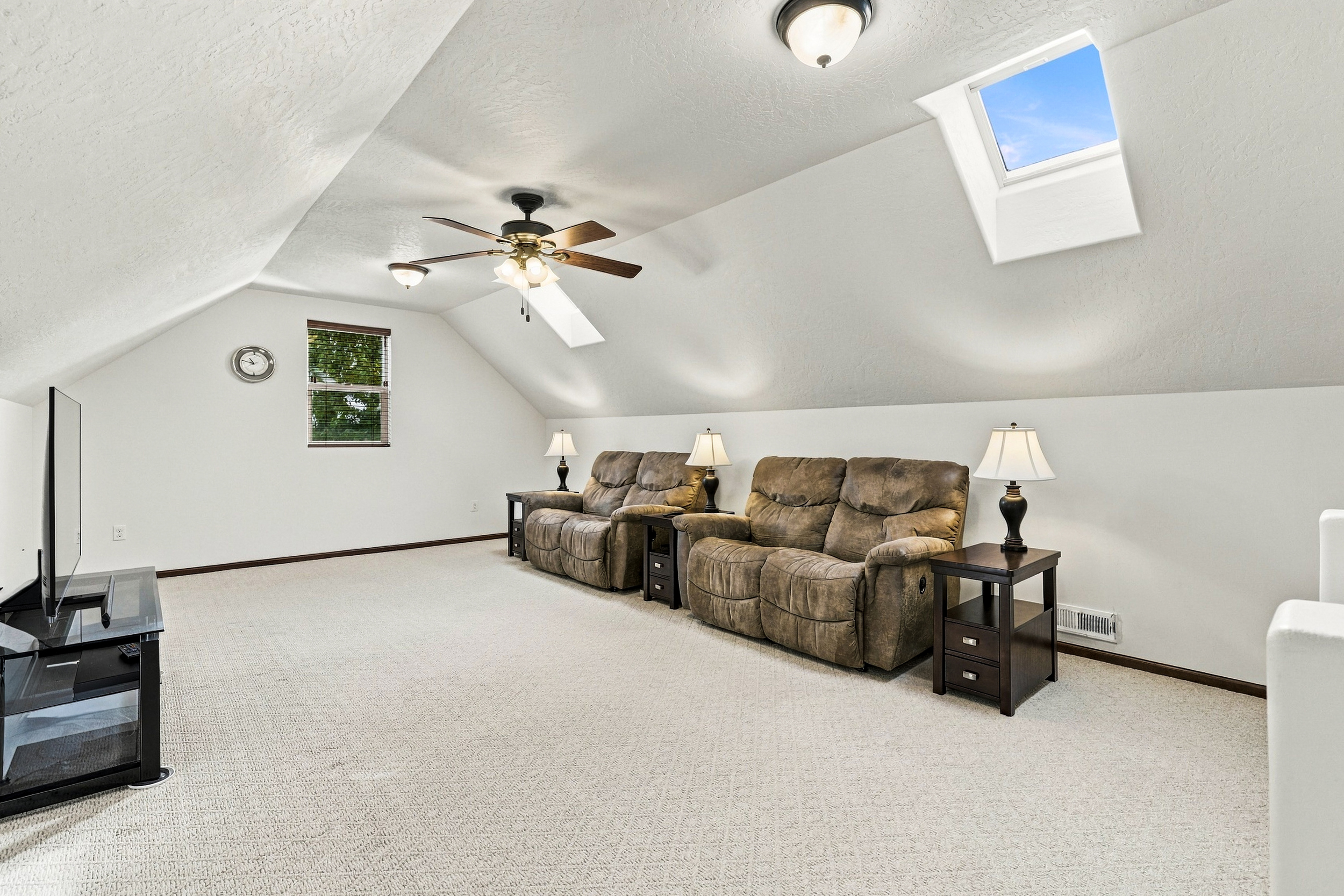  1.25 acres w vineyard views/mountain custom home - 物件實景