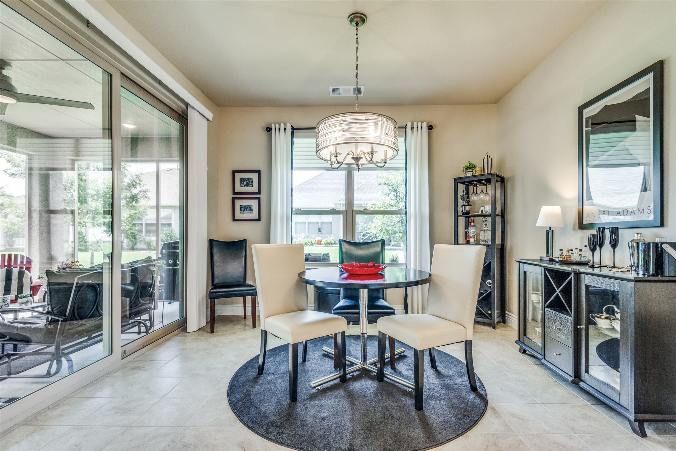 Denton, Texas, 76207, United States, 2 Bedrooms Bedrooms, ,3 BathroomsBathrooms,Residential,For Sale,1847379