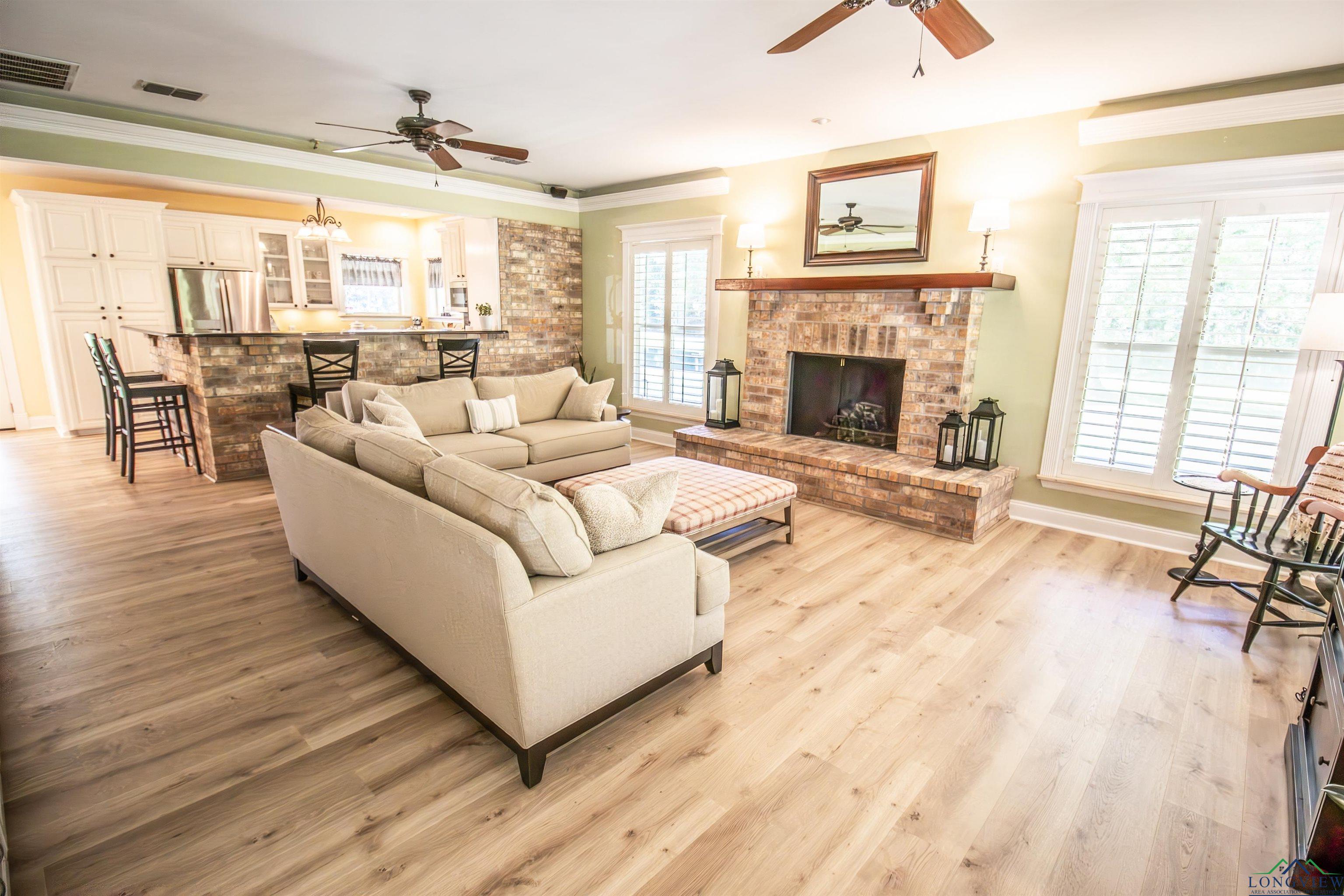De Berry, Texas, 75639, United States, 4 Bedrooms Bedrooms, ,3 BathroomsBathrooms,Residential,For Sale,1904394