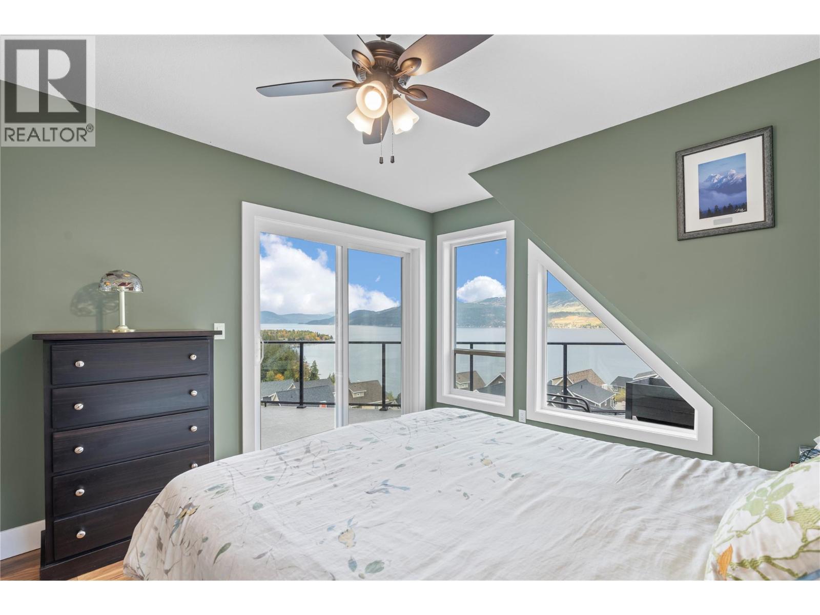 KELOWNA, British Columbia, V1Z 3R8, CA, 2 Bedrooms Bedrooms, ,2 BathroomsBathrooms,Residential,For Sale,1950857