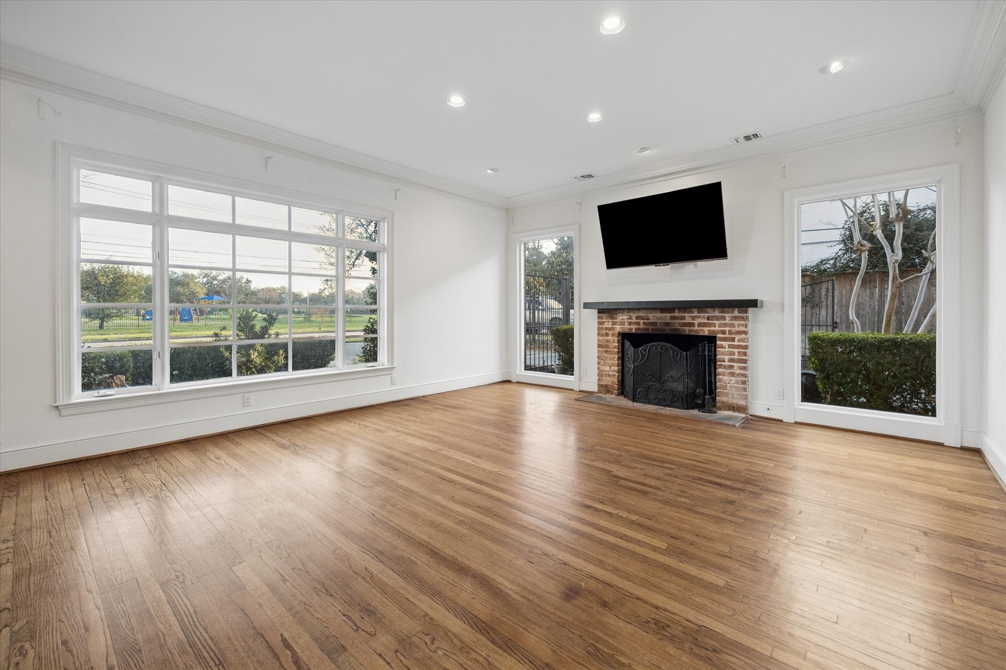  3020 San Felipe Street - 物件實景